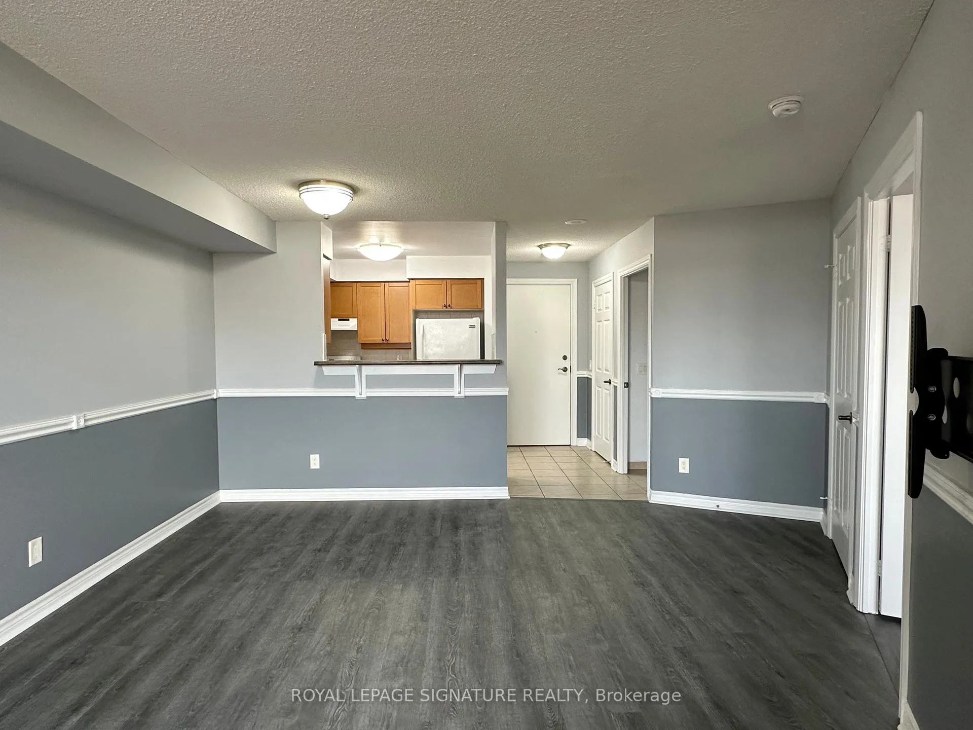 Photo 3 of Unit 822, 700 Humberwood Boulevard, Etobicoke, West Humber-Clairville — HOMEH