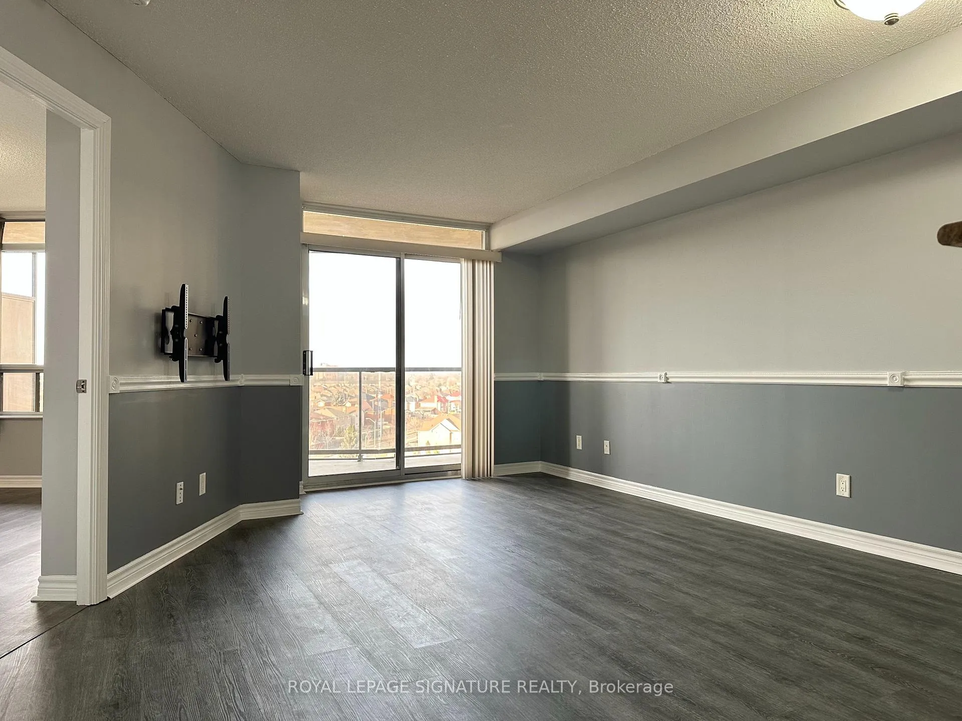 Photo 8 of Unit 822, 700 Humberwood Boulevard, Etobicoke, West Humber-Clairville — HOMEH