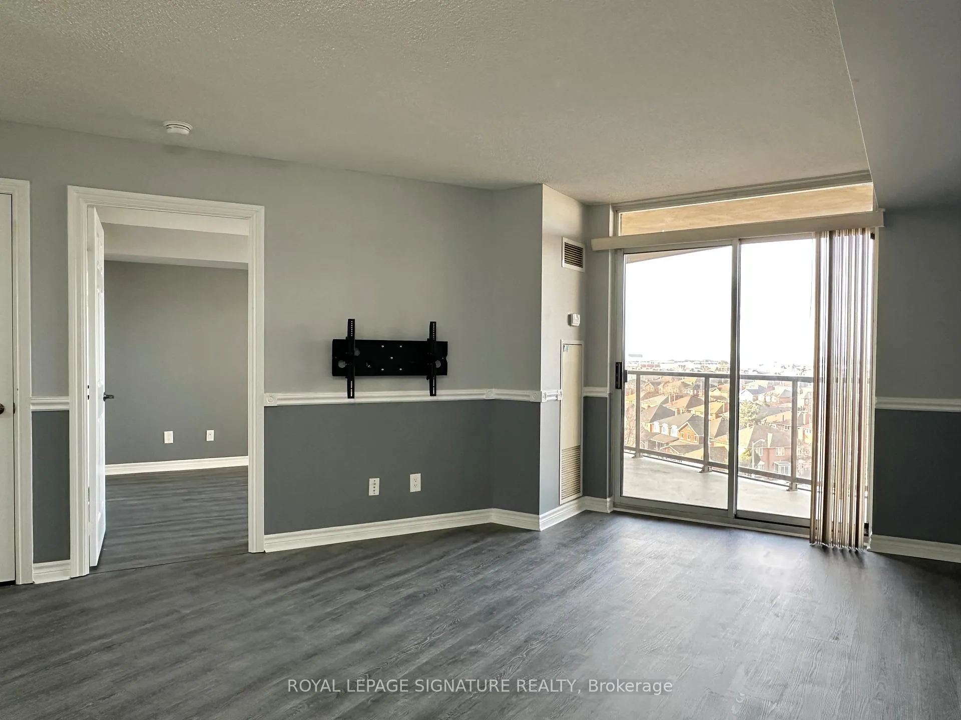 Photo 9 of Unit 822, 700 Humberwood Boulevard, Etobicoke, West Humber-Clairville — HOMEH