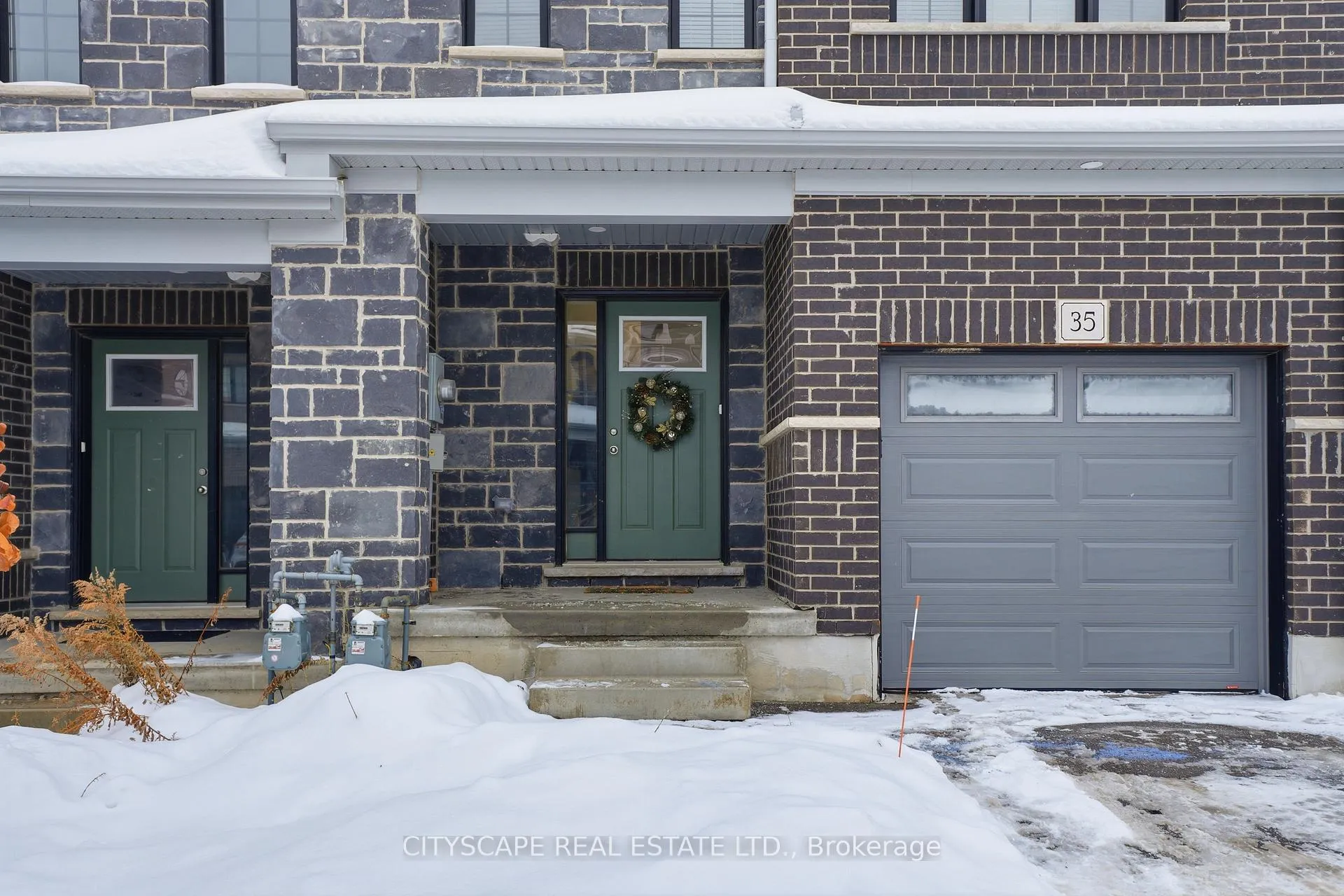 Photo 3 of 35 Woodedge Circle, Kitchener, Huron Park — HOMEH
