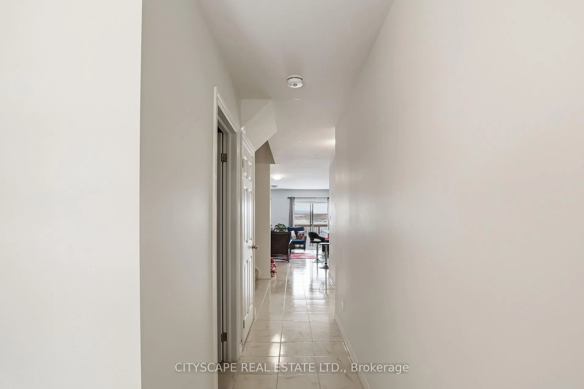 Photo 4 of 35 Woodedge Circle, Kitchener, Huron Park — HOMEH
