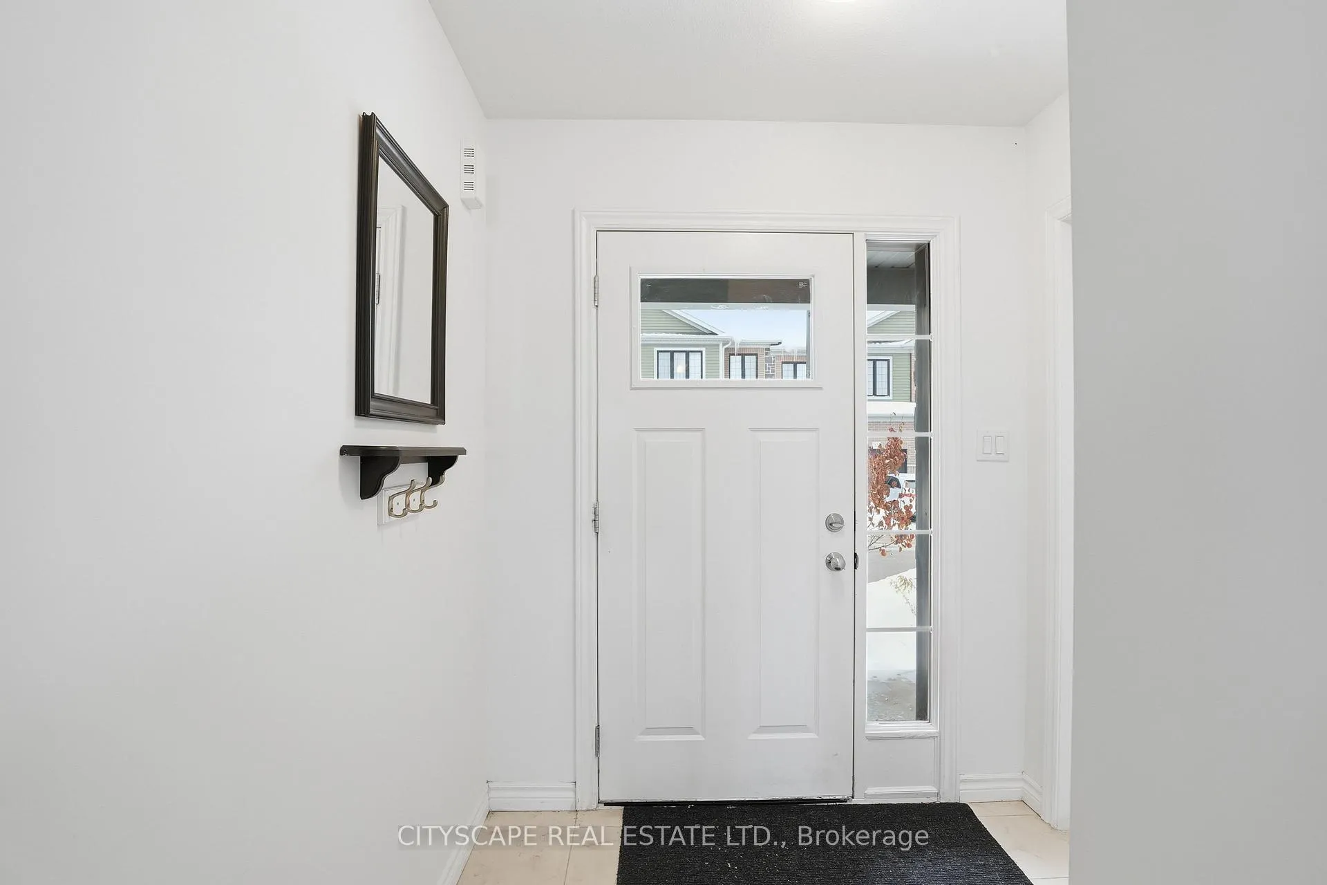 Photo 5 of 35 Woodedge Circle, Kitchener, Huron Park — HOMEH