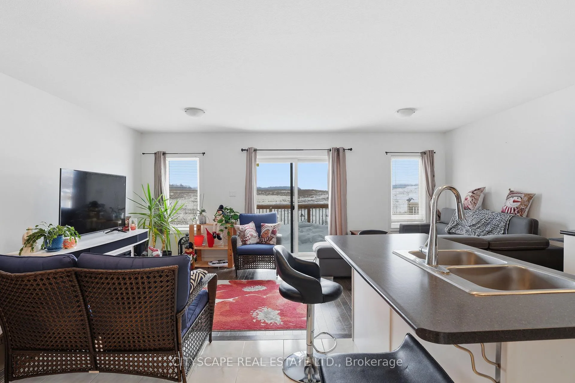 Photo 6 of 35 Woodedge Circle, Kitchener, Huron Park — HOMEH
