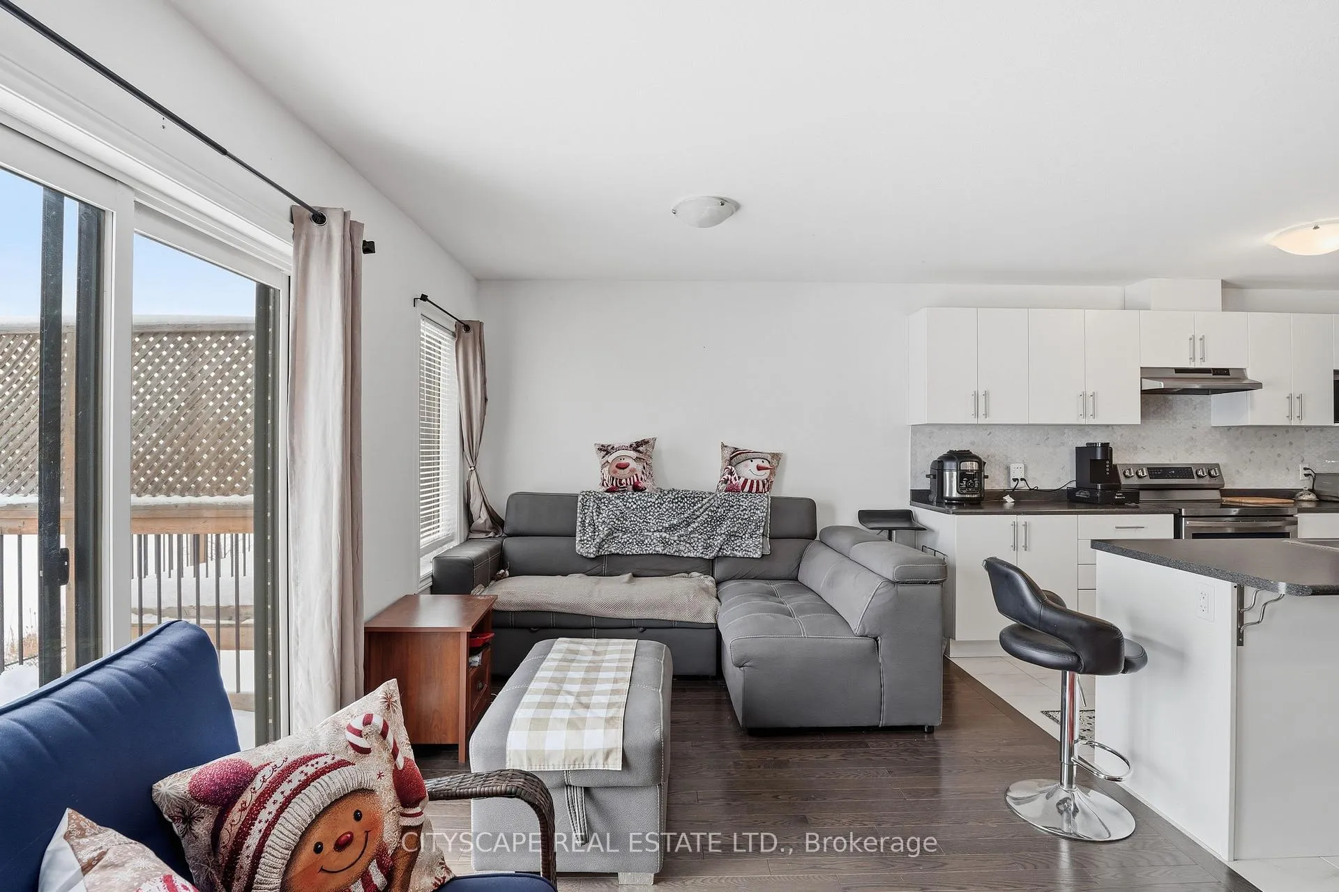 Photo 7 of 35 Woodedge Circle, Kitchener, Huron Park — HOMEH