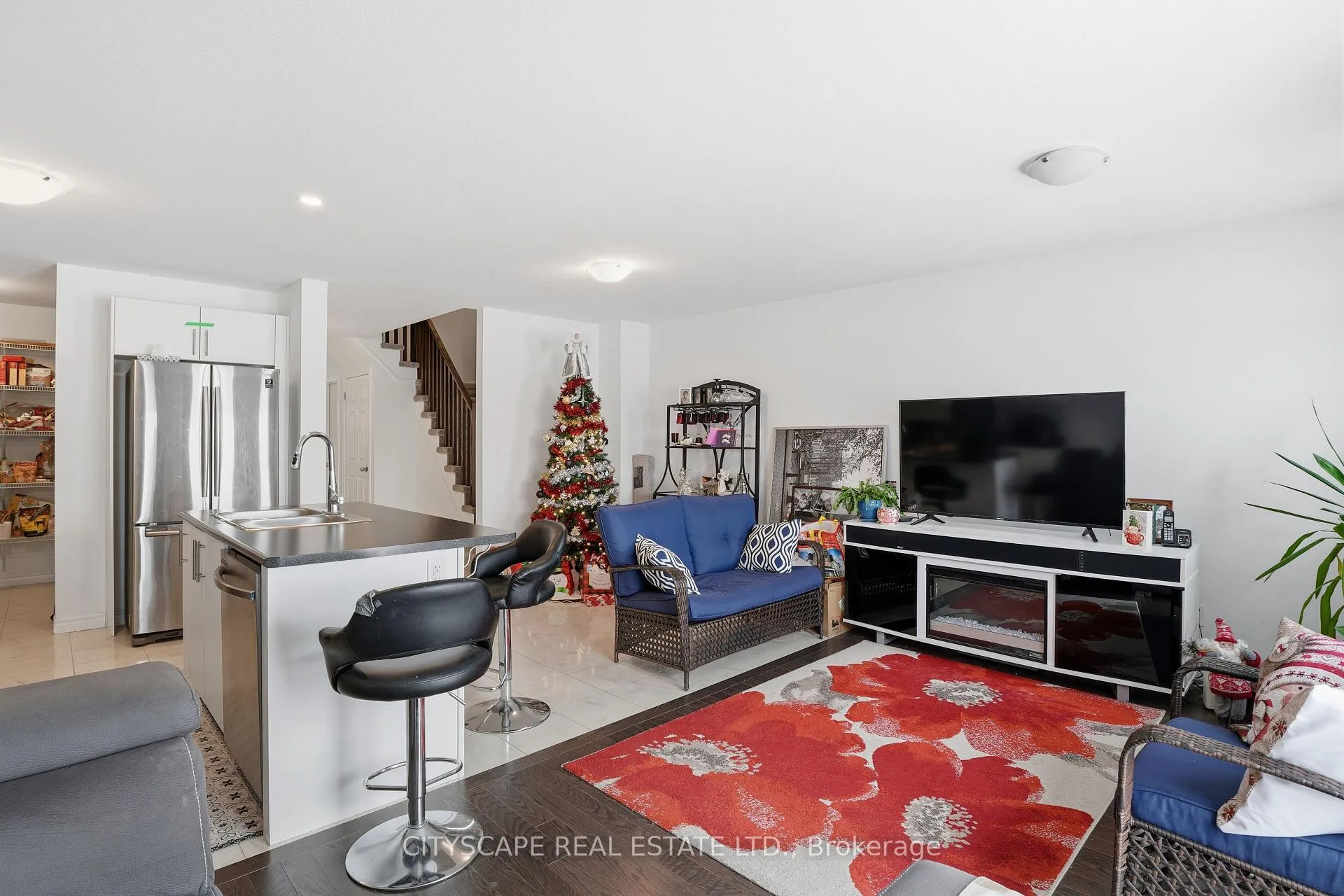 Photo 11 of 35 Woodedge Circle, Kitchener, Huron Park — HOMEH