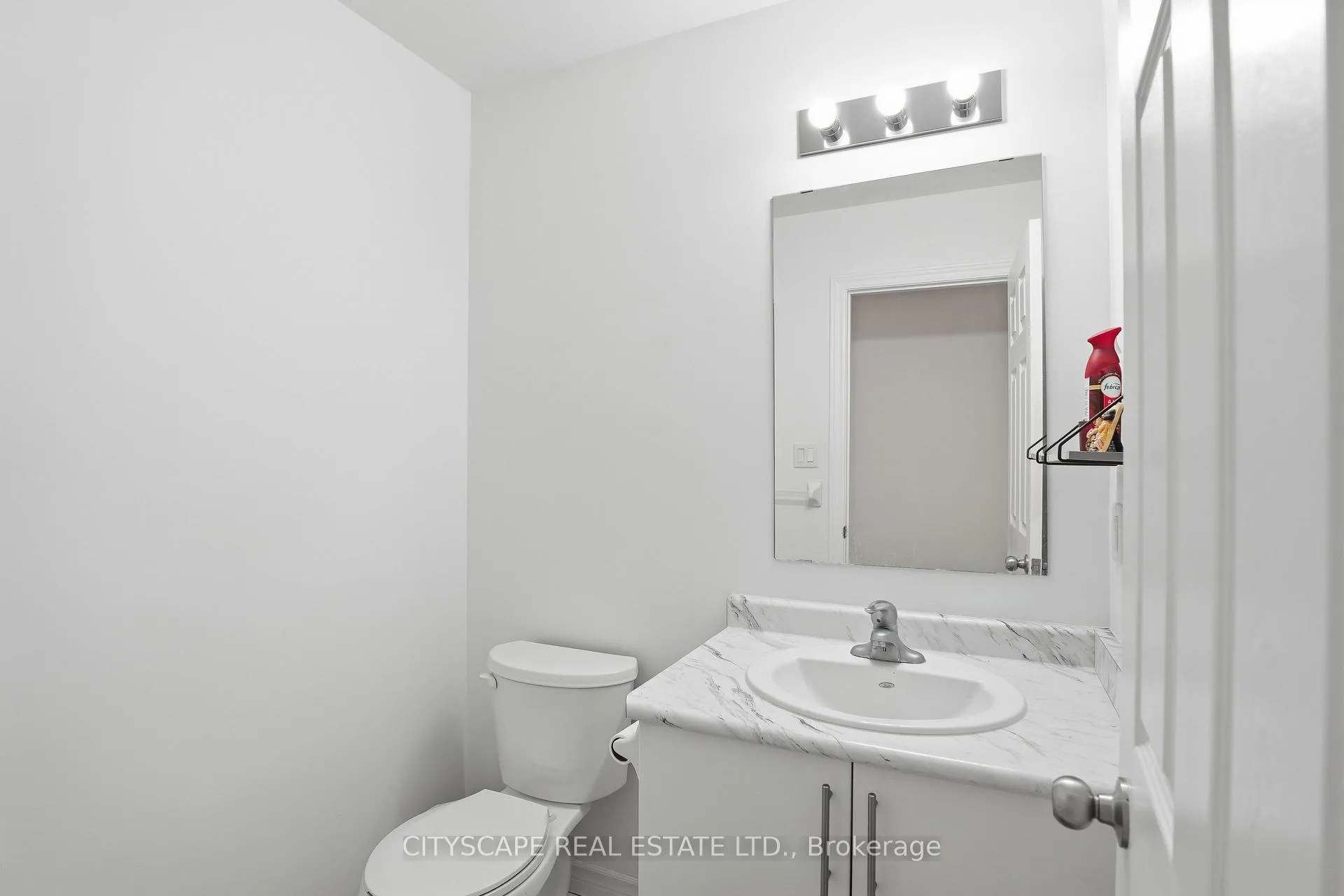 Photo 14 of 35 Woodedge Circle, Kitchener, Huron Park — HOMEH