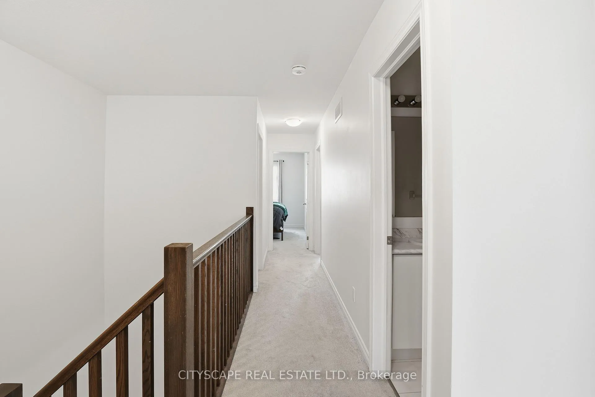 Photo 16 of 35 Woodedge Circle, Kitchener, Huron Park — HOMEH