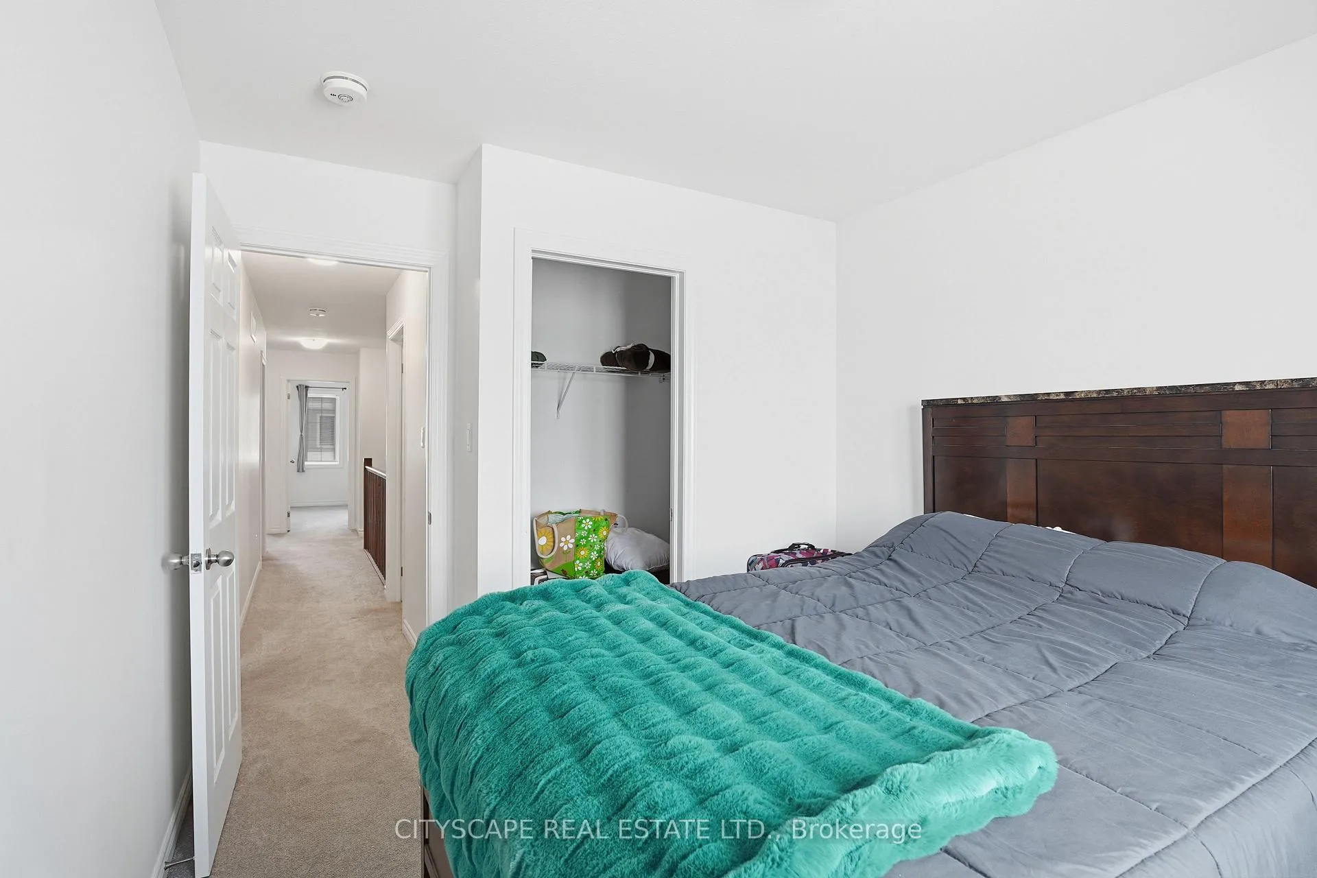 Photo 22 of 35 Woodedge Circle, Kitchener, Huron Park — HOMEH