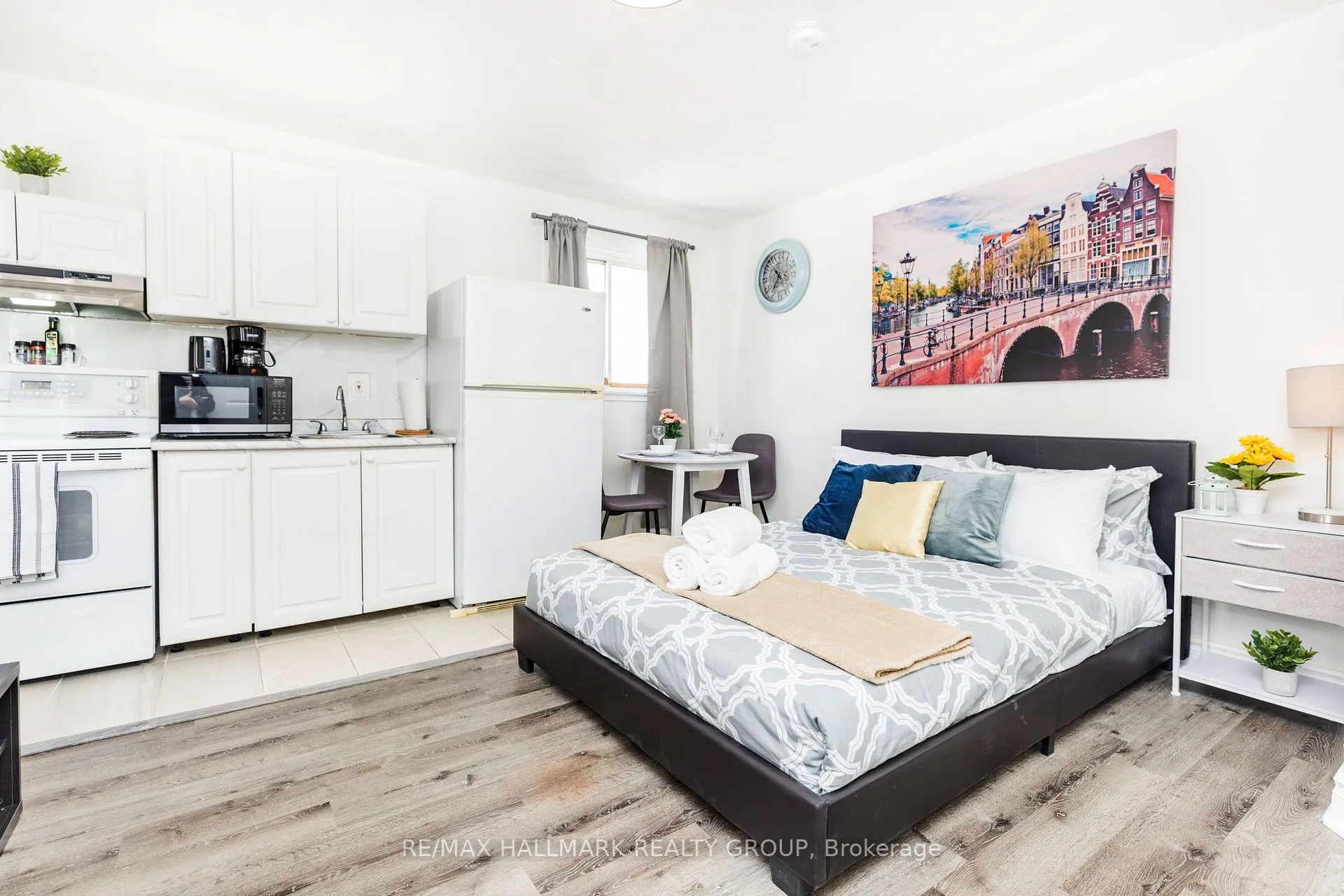 Photo 2 of Unit 3, 456 Bronson Avenue, Ottawa, West Centre Town — HOMEH