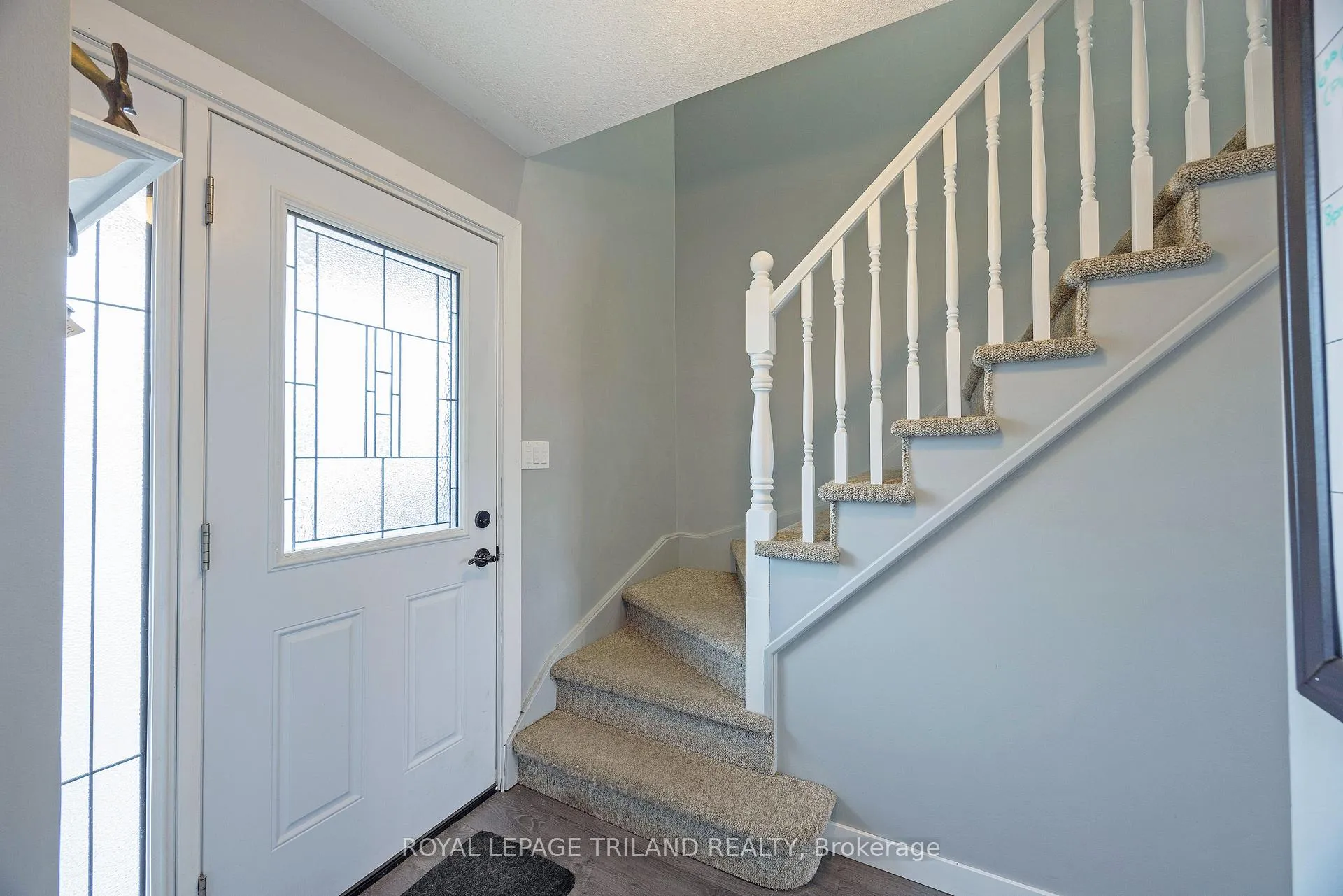 Photo 2 of 24 Farmington Drive, St. Thomas — HOMEH