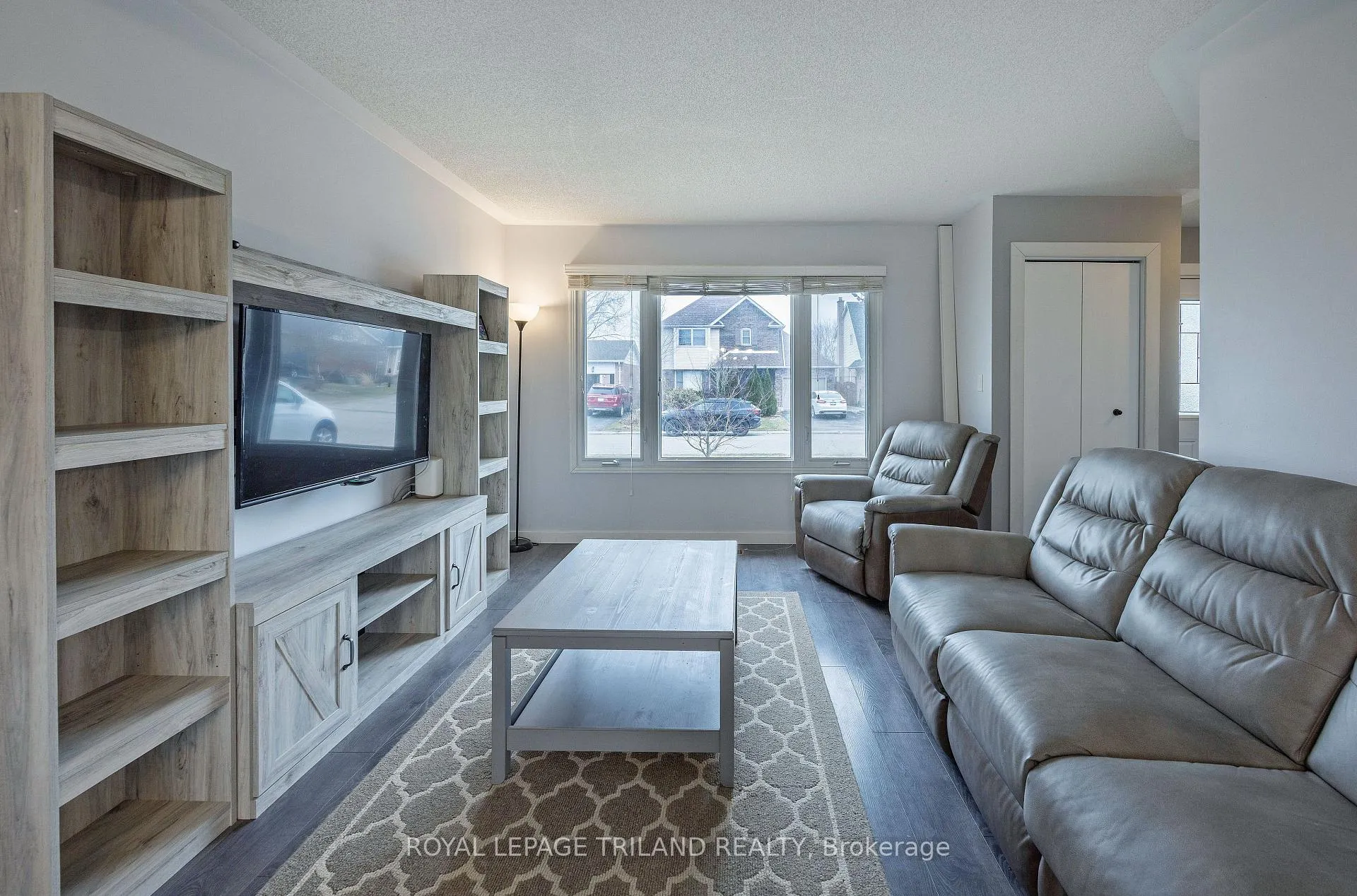 Photo 5 of 24 Farmington Drive, St. Thomas — HOMEH