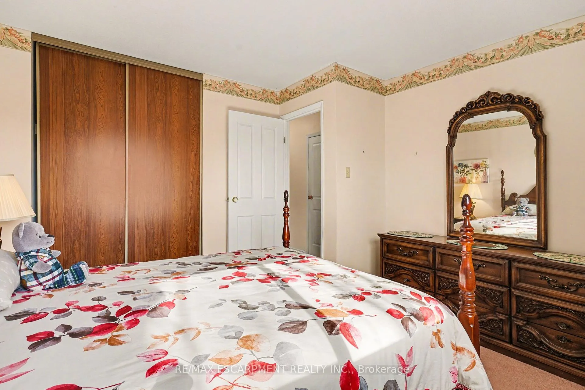 Photo 13 of 2381 Middlesmoor Crescent, Burlington, Brant Hills — HOMEH