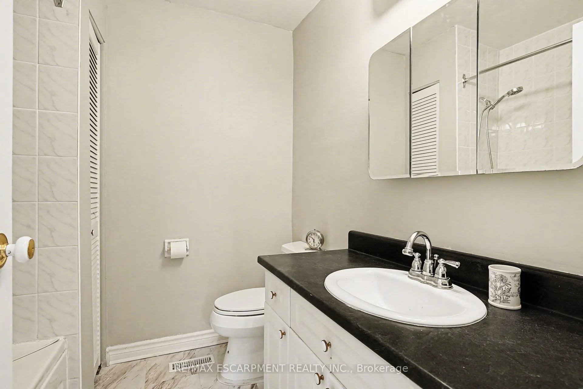 Photo 18 of 2381 Middlesmoor Crescent, Burlington, Brant Hills — HOMEH