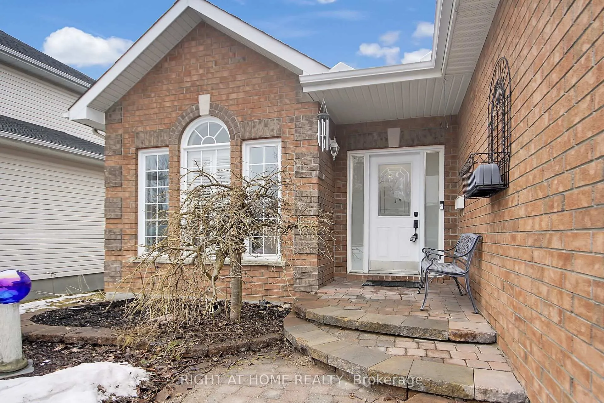 Photo 2 of 19 Cinnabar Way, Ottawa, Stittsville (Central) — HOMEH