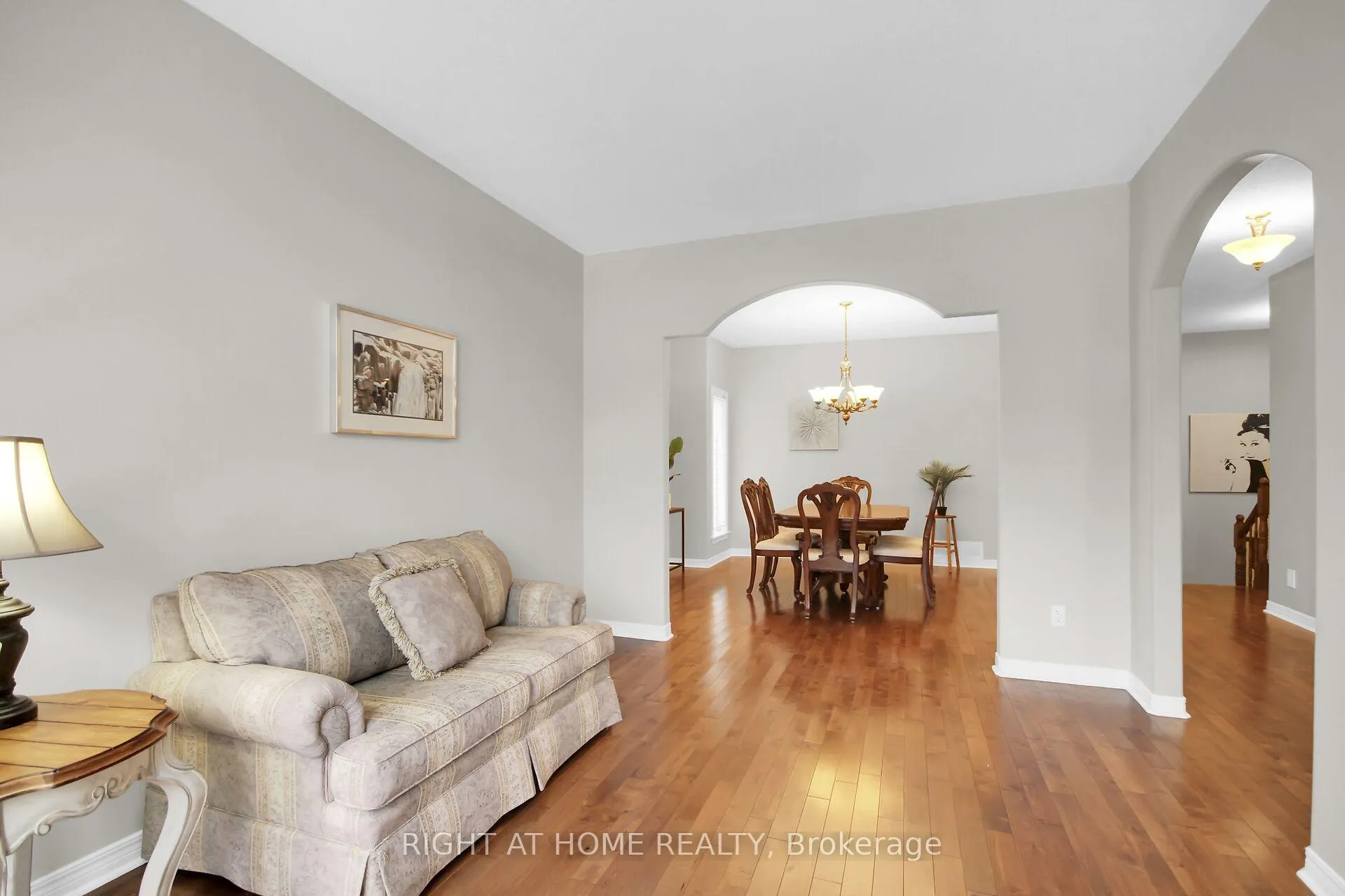 Photo 7 of 19 Cinnabar Way, Ottawa, Stittsville (Central) — HOMEH