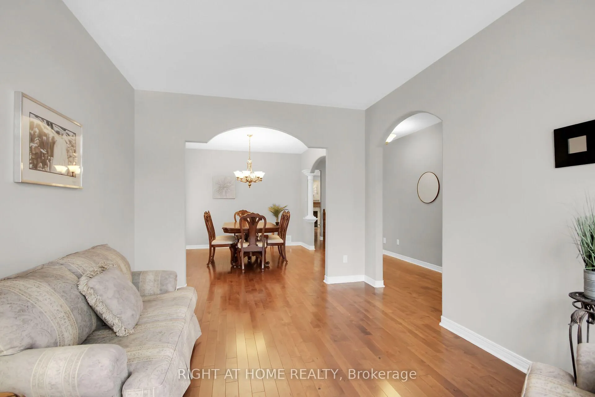 Photo 8 of 19 Cinnabar Way, Ottawa, Stittsville (Central) — HOMEH