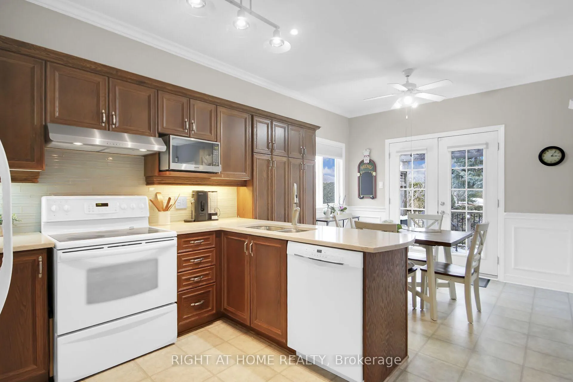 Photo 15 of 19 Cinnabar Way, Ottawa, Stittsville (Central) — HOMEH