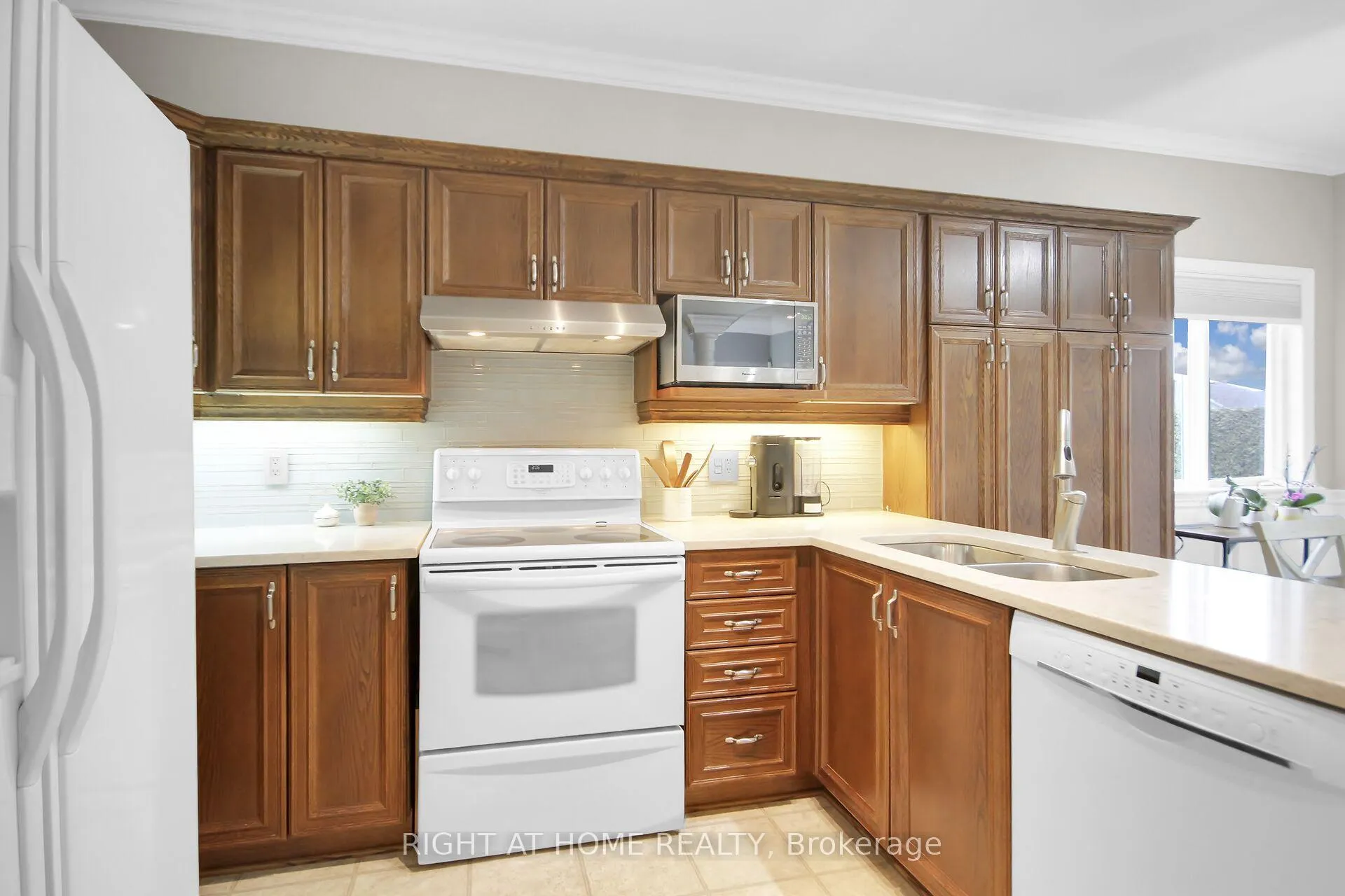 Photo 16 of 19 Cinnabar Way, Ottawa, Stittsville (Central) — HOMEH