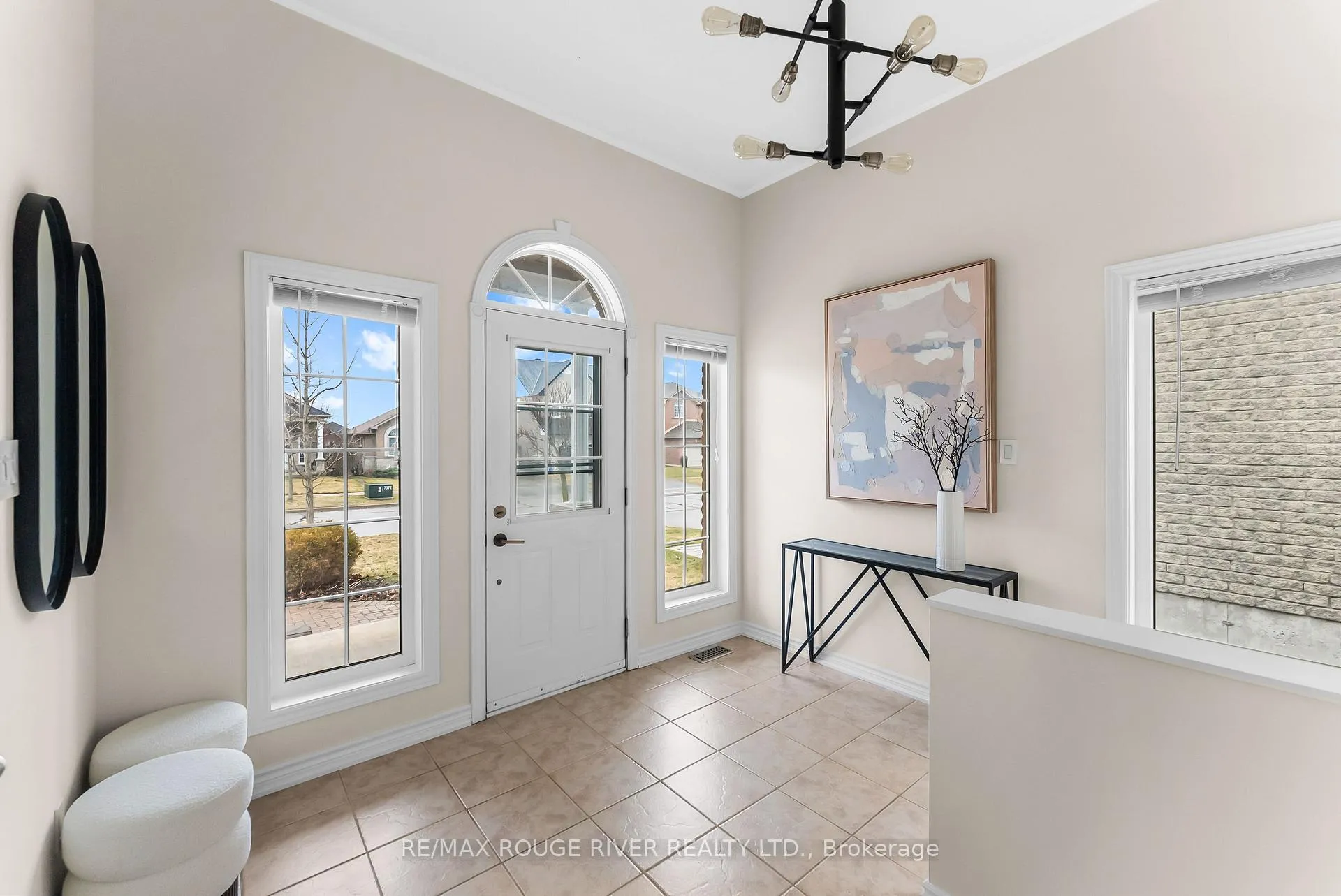 Photo 2 of 16 Aylesworth Avenue, Clarington, Courtice — HOMEH