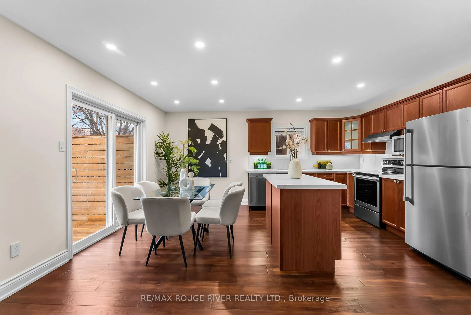 Photo 6 of 16 Aylesworth Avenue, Clarington, Courtice — HOMEH