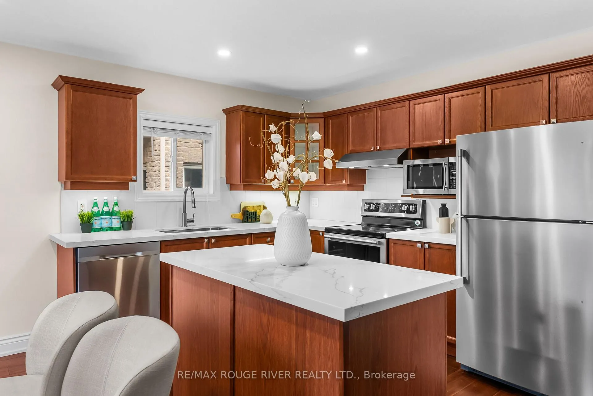 Photo 7 of 16 Aylesworth Avenue, Clarington, Courtice — HOMEH