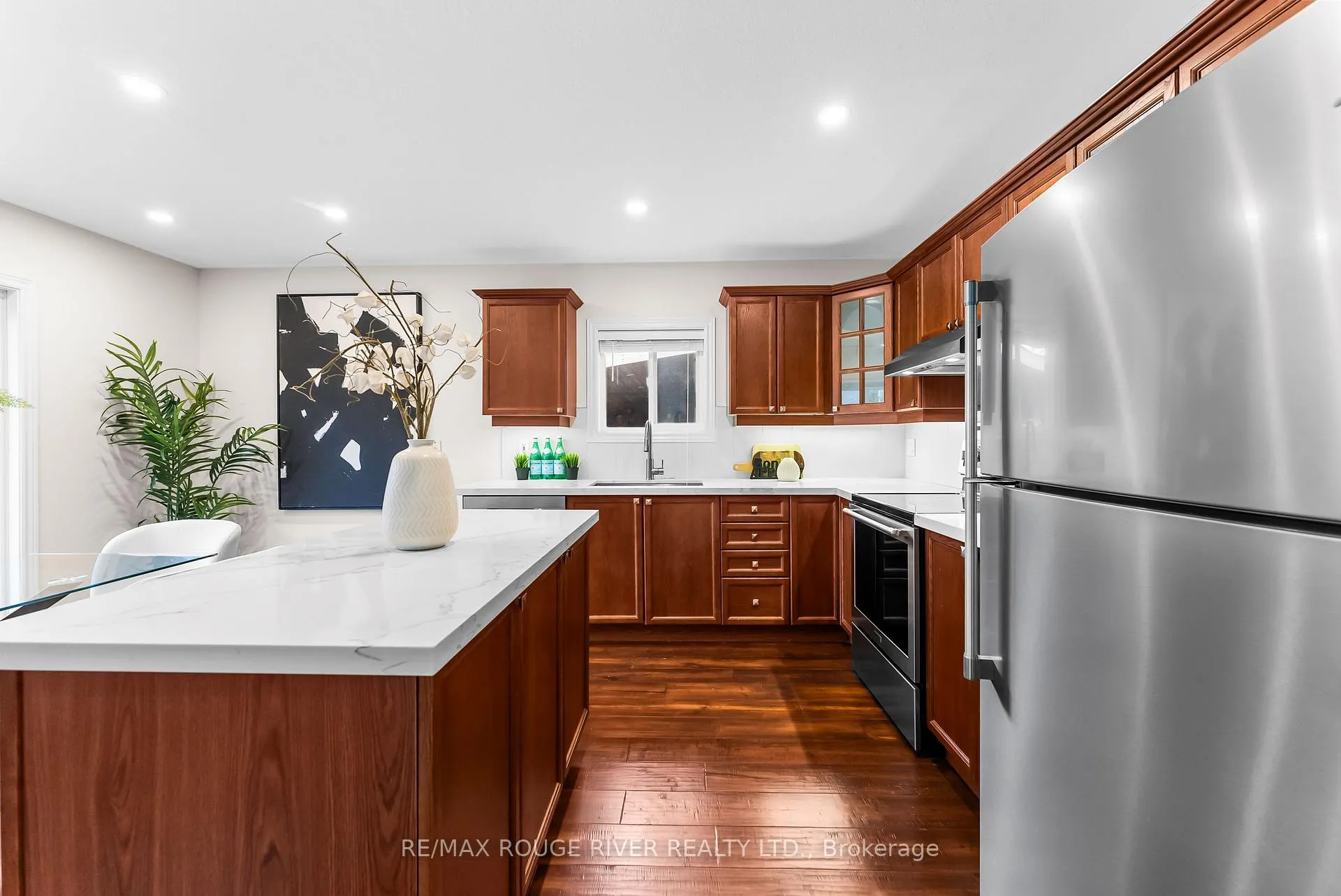 Photo 8 of 16 Aylesworth Avenue, Clarington, Courtice — HOMEH