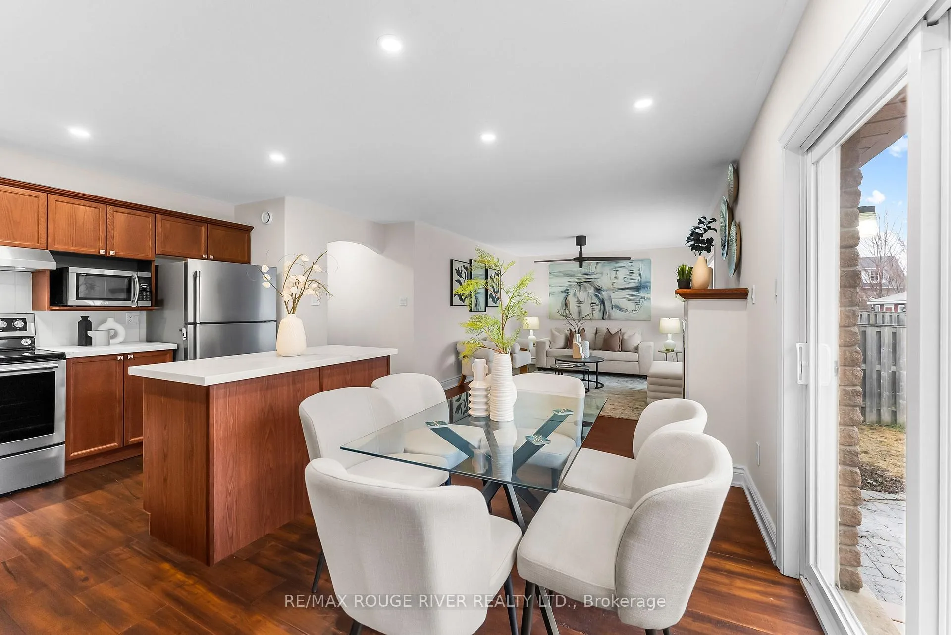 Photo 12 of 16 Aylesworth Avenue, Clarington, Courtice — HOMEH