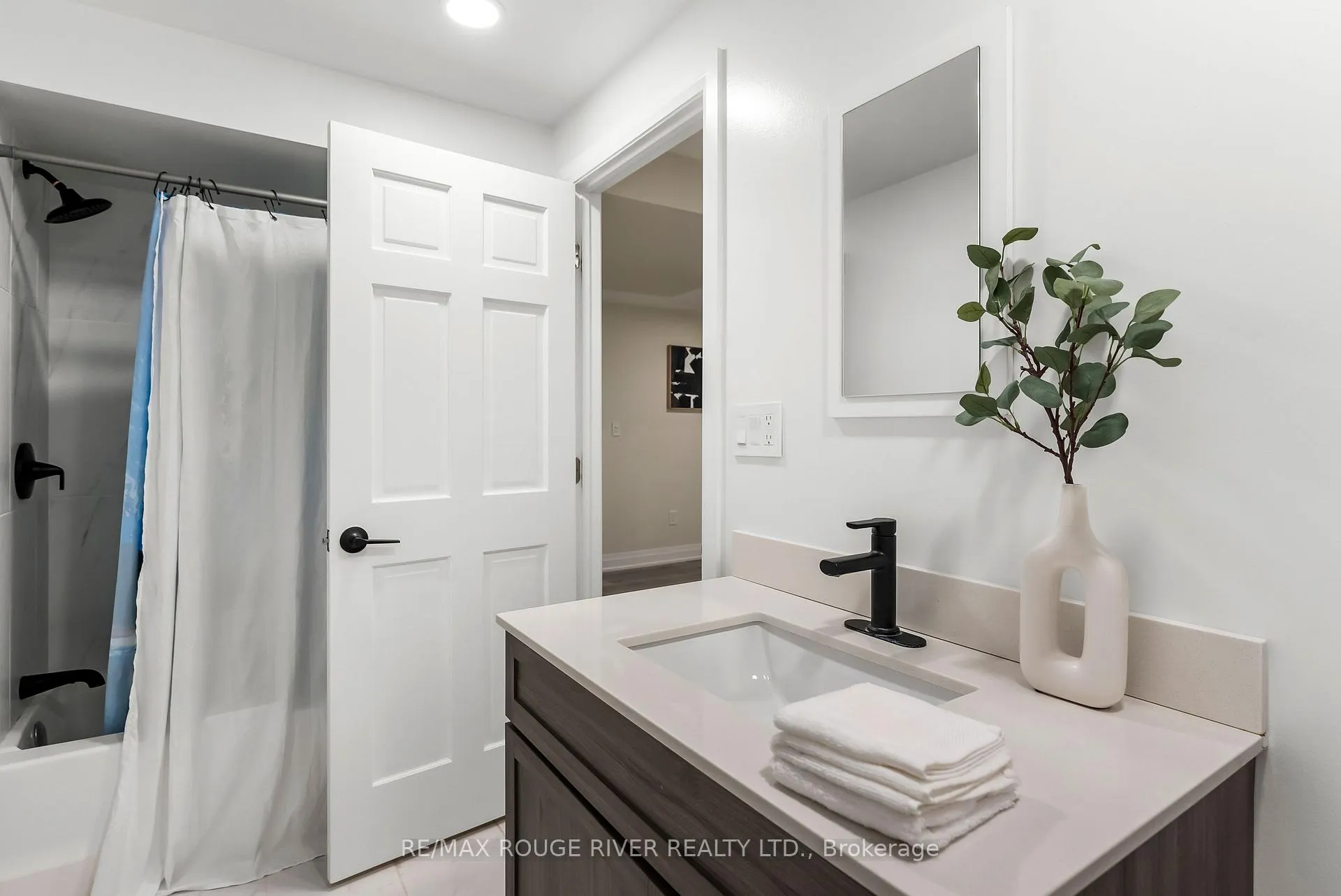 Photo 28 of 16 Aylesworth Avenue, Clarington, Courtice — HOMEH