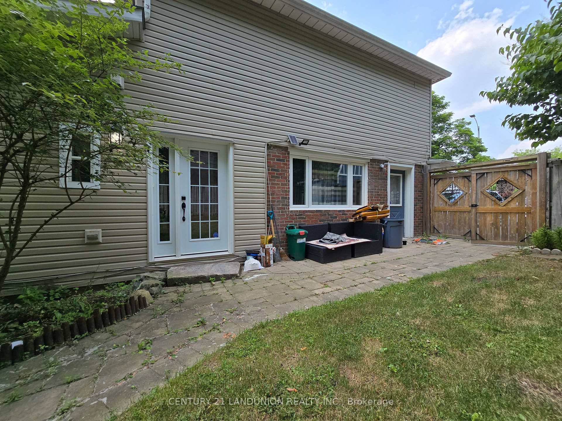 Photo 2 of Unit Bsmt, 78 Walkerton Drive, Markham, Bullock — HOMEH