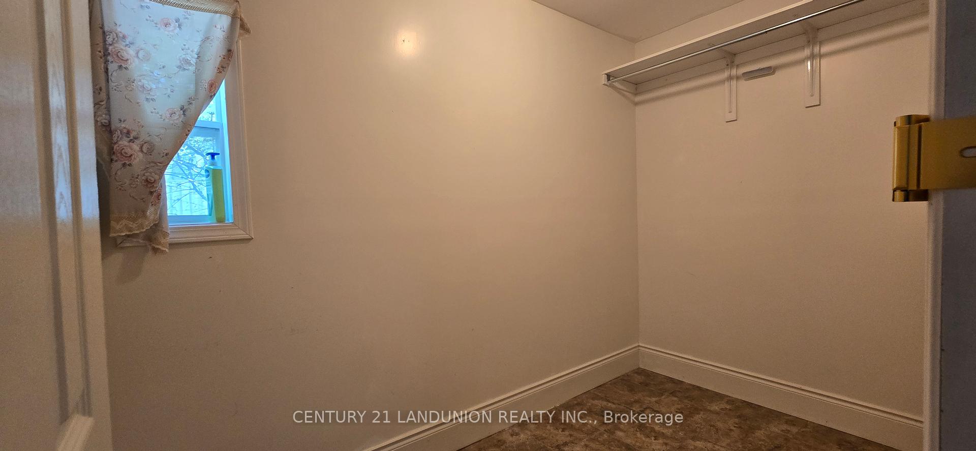 Photo 4 of Unit Bsmt, 78 Walkerton Drive, Markham, Bullock — HOMEH