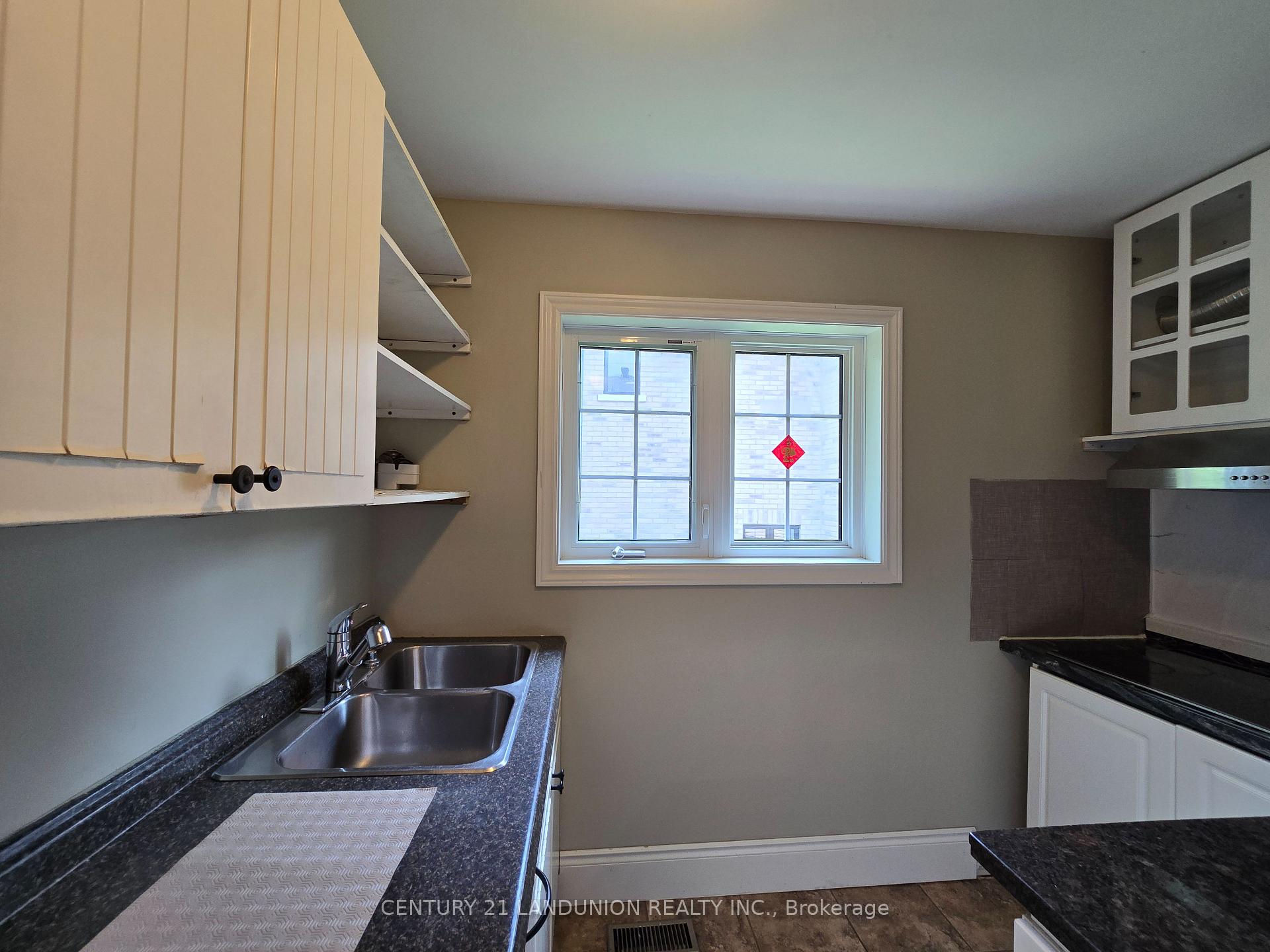 Photo 5 of Unit Bsmt, 78 Walkerton Drive, Markham, Bullock — HOMEH