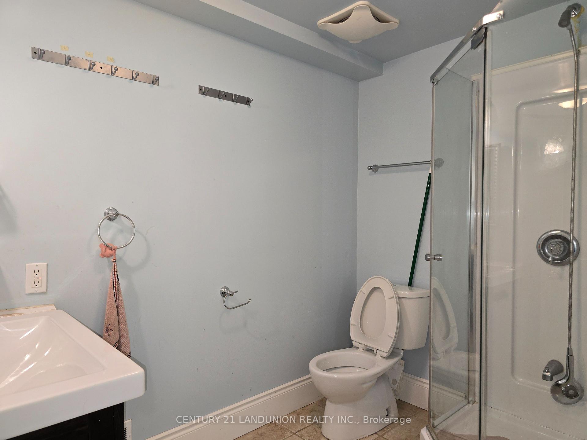 Photo 10 of Unit Bsmt, 78 Walkerton Drive, Markham, Bullock — HOMEH