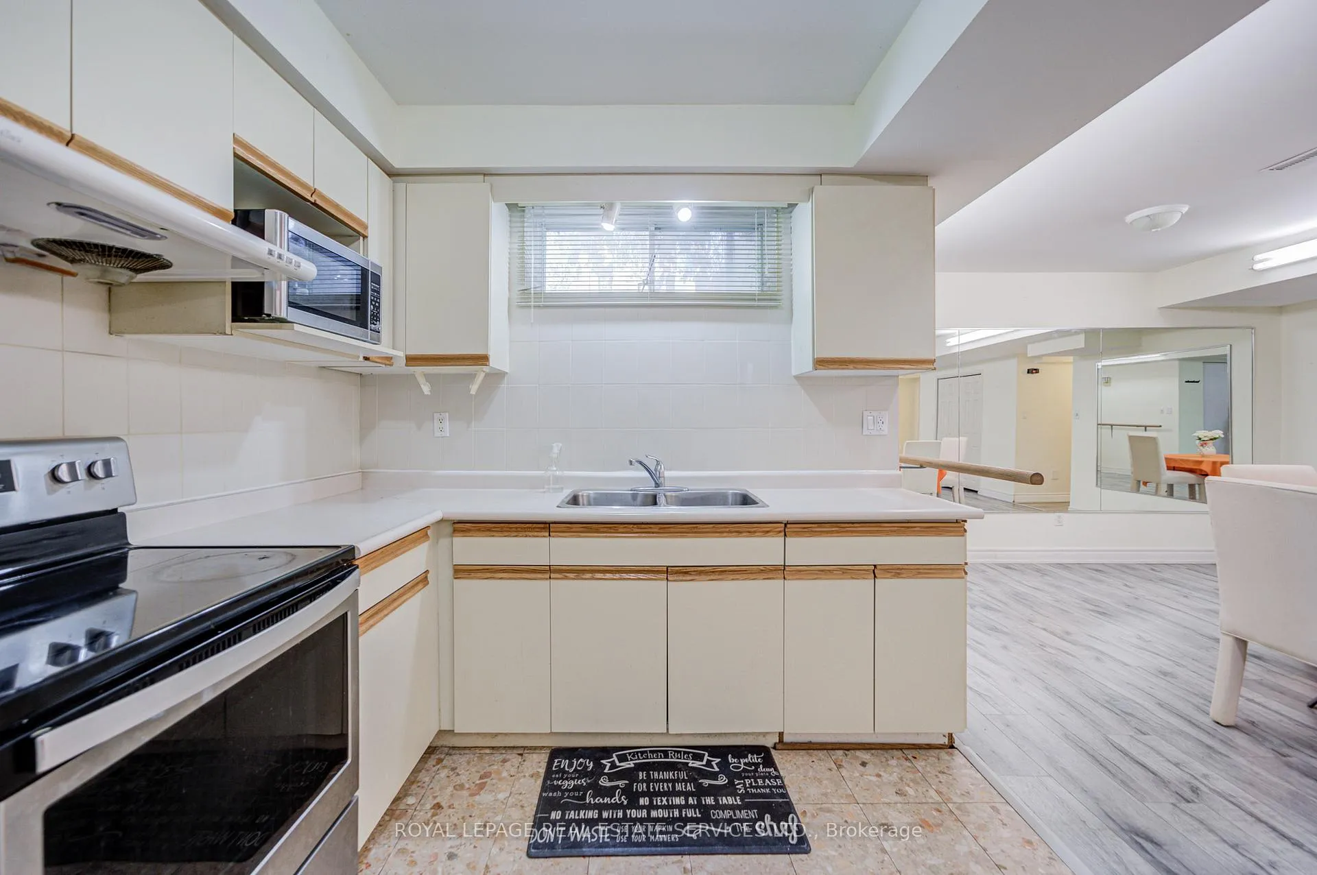 Photo 4 of Unit Lower, 117 Clark Avenue, Markham, Thornhill — HOMEH