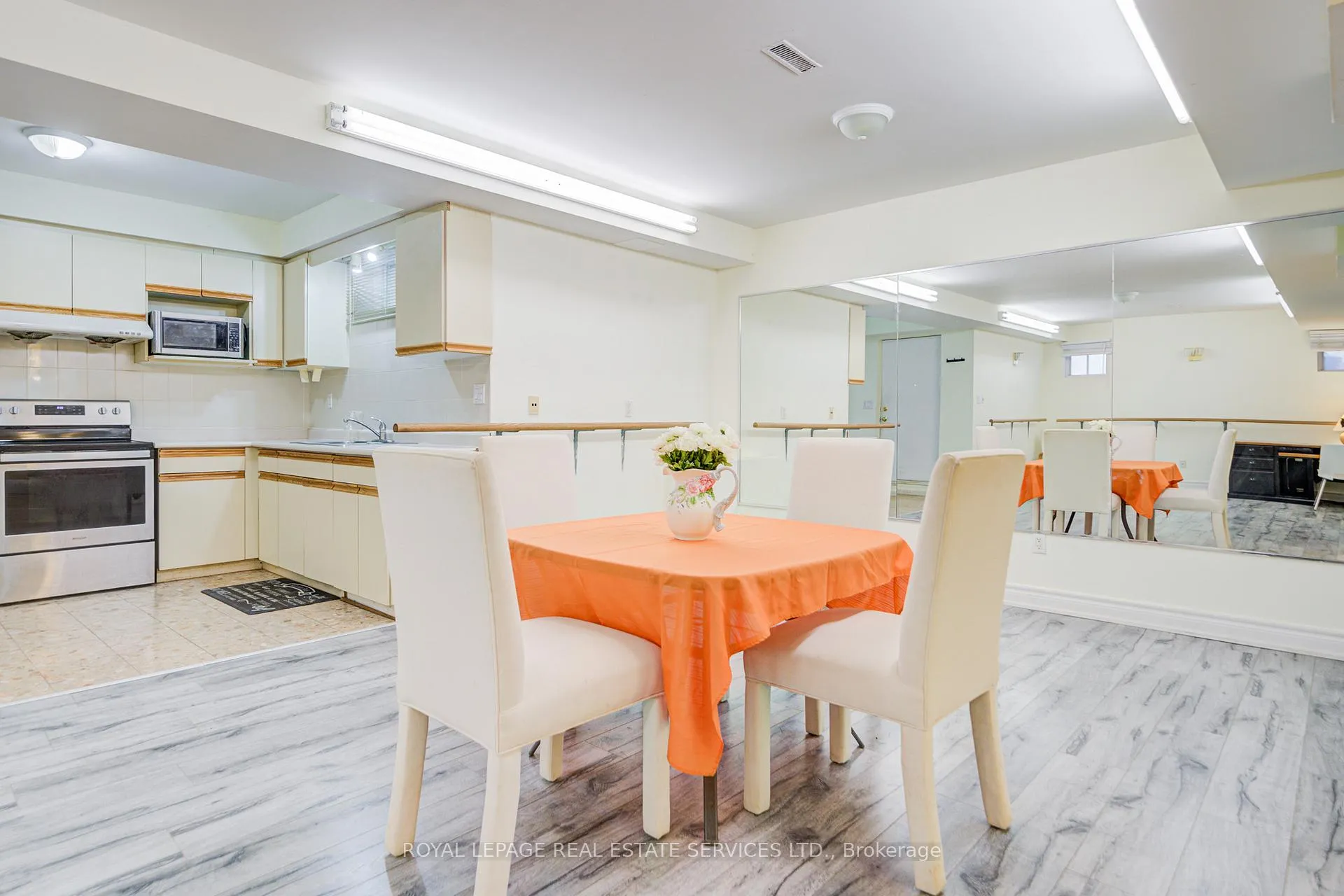 Photo 13 of Unit Lower, 117 Clark Avenue, Markham, Thornhill — HOMEH