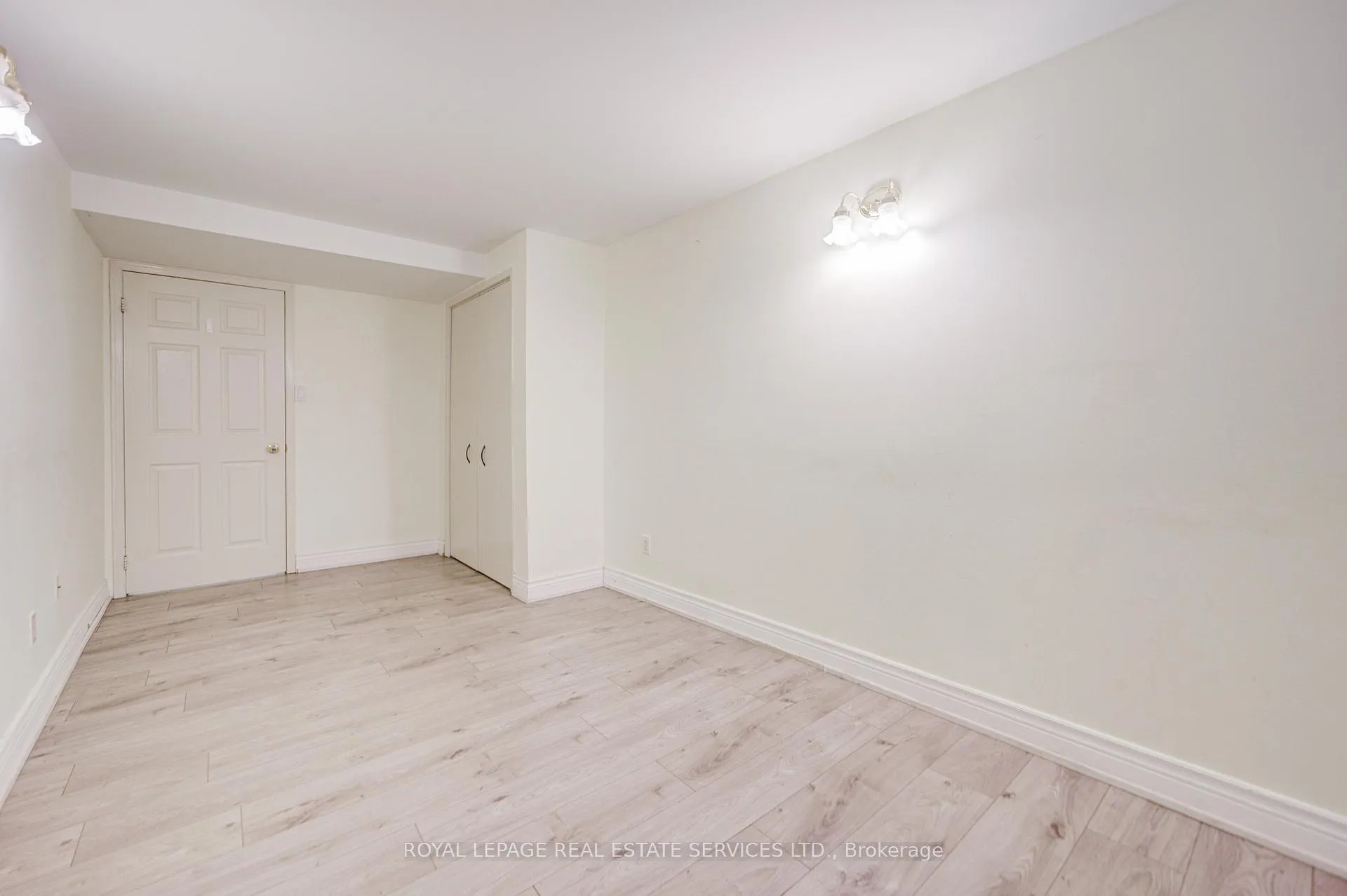 Photo 23 of Unit Lower, 117 Clark Avenue, Markham, Thornhill — HOMEH