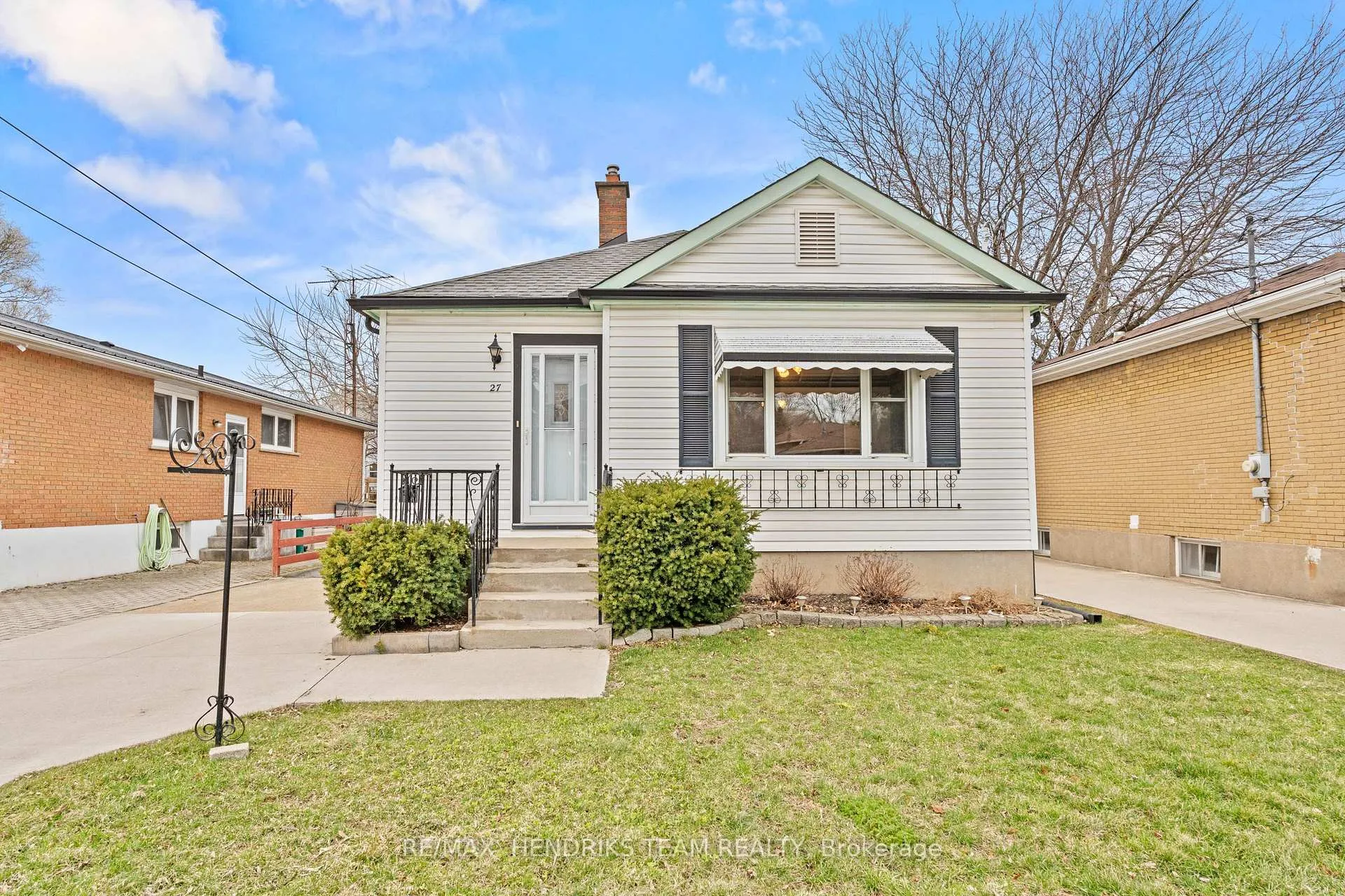 Photo 3 of 27 Lorne Street, St. Catharines, E. Chester — HOMEH