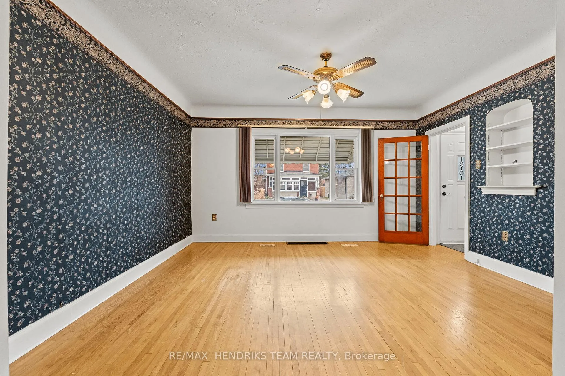 Photo 6 of 27 Lorne Street, St. Catharines, E. Chester — HOMEH