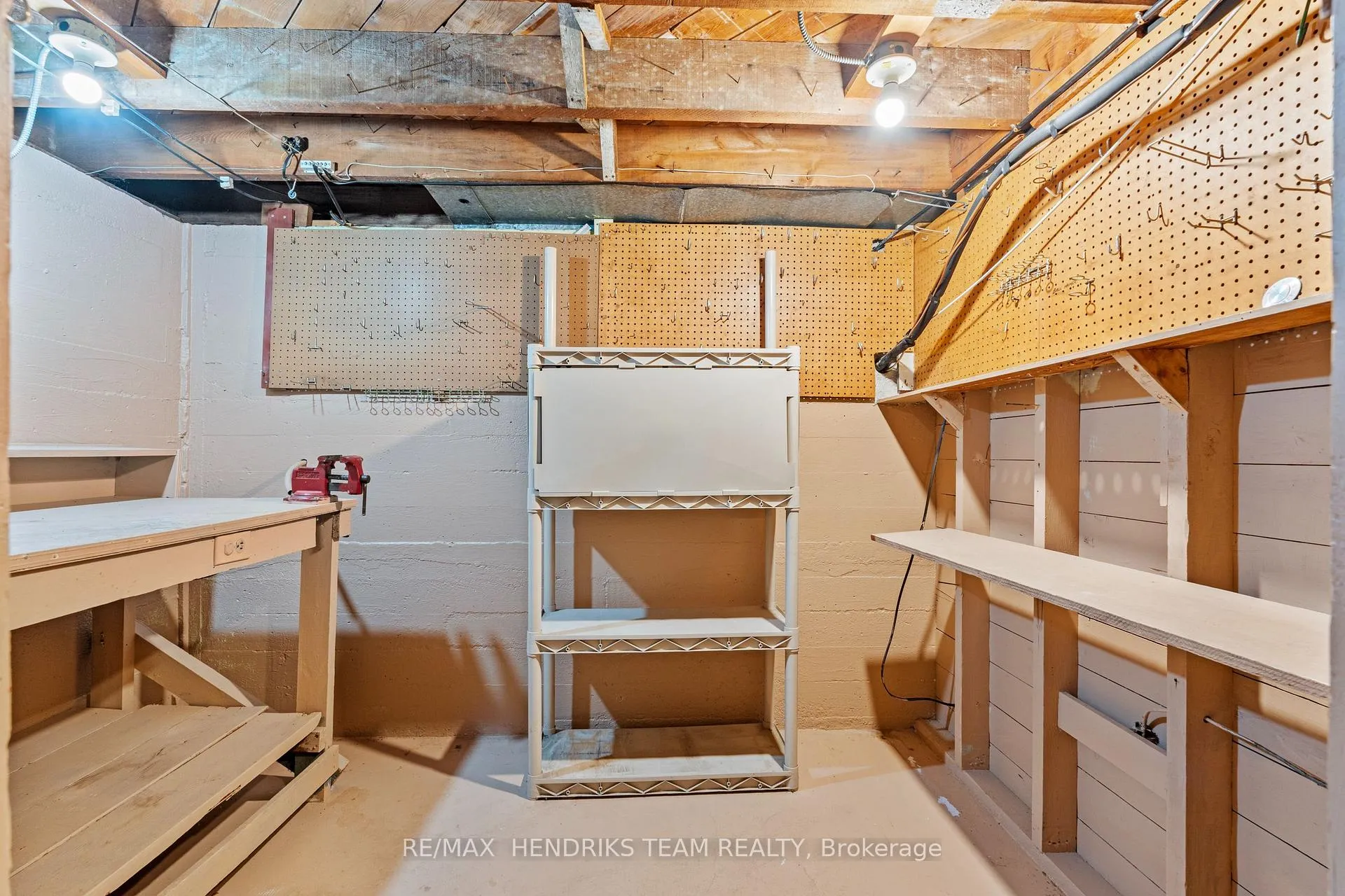 Photo 24 of 27 Lorne Street, St. Catharines, E. Chester — HOMEH