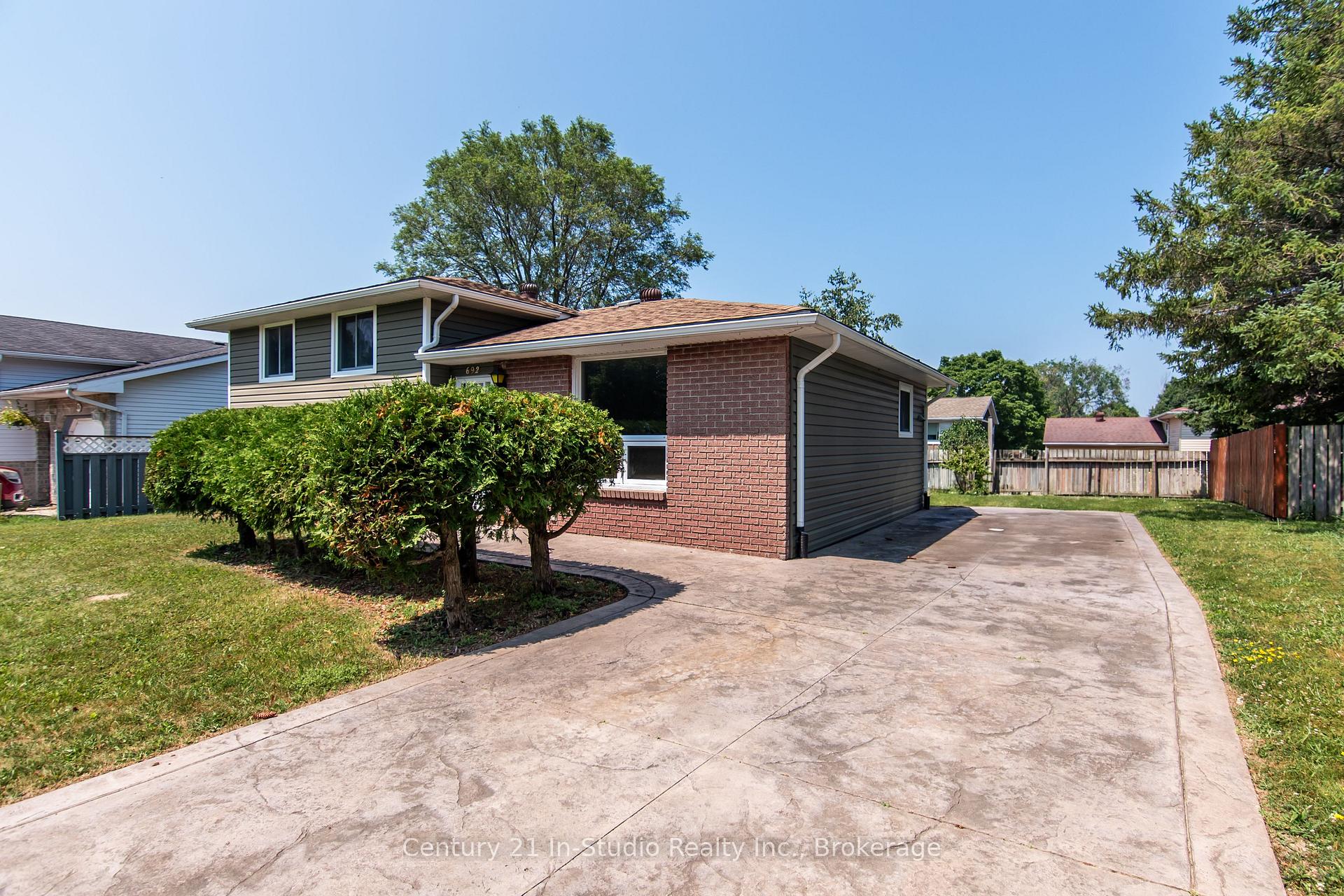 Photo 4 of 692 Johnston Crescent, Kincardine — HOMEH