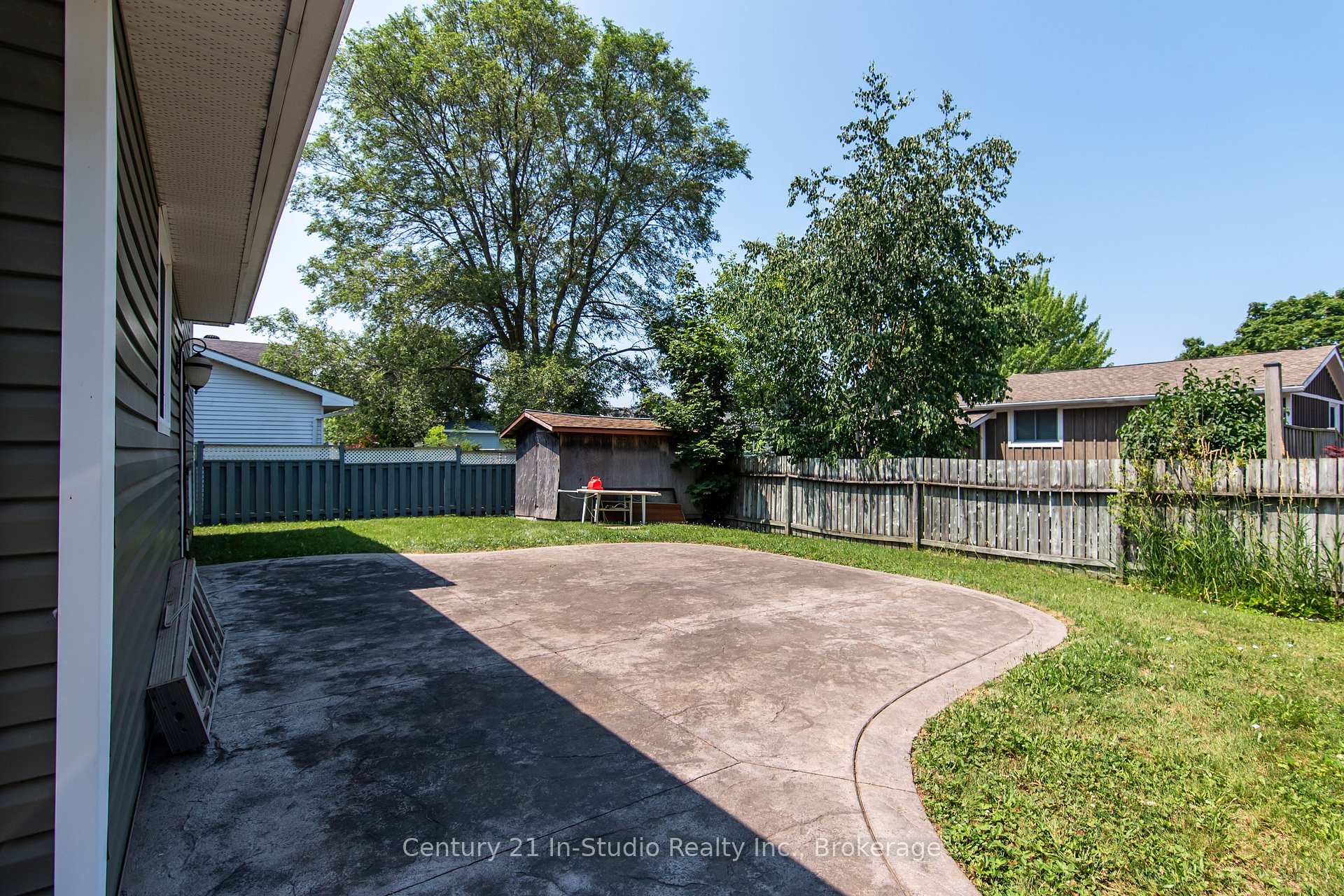 Photo 5 of 692 Johnston Crescent, Kincardine — HOMEH