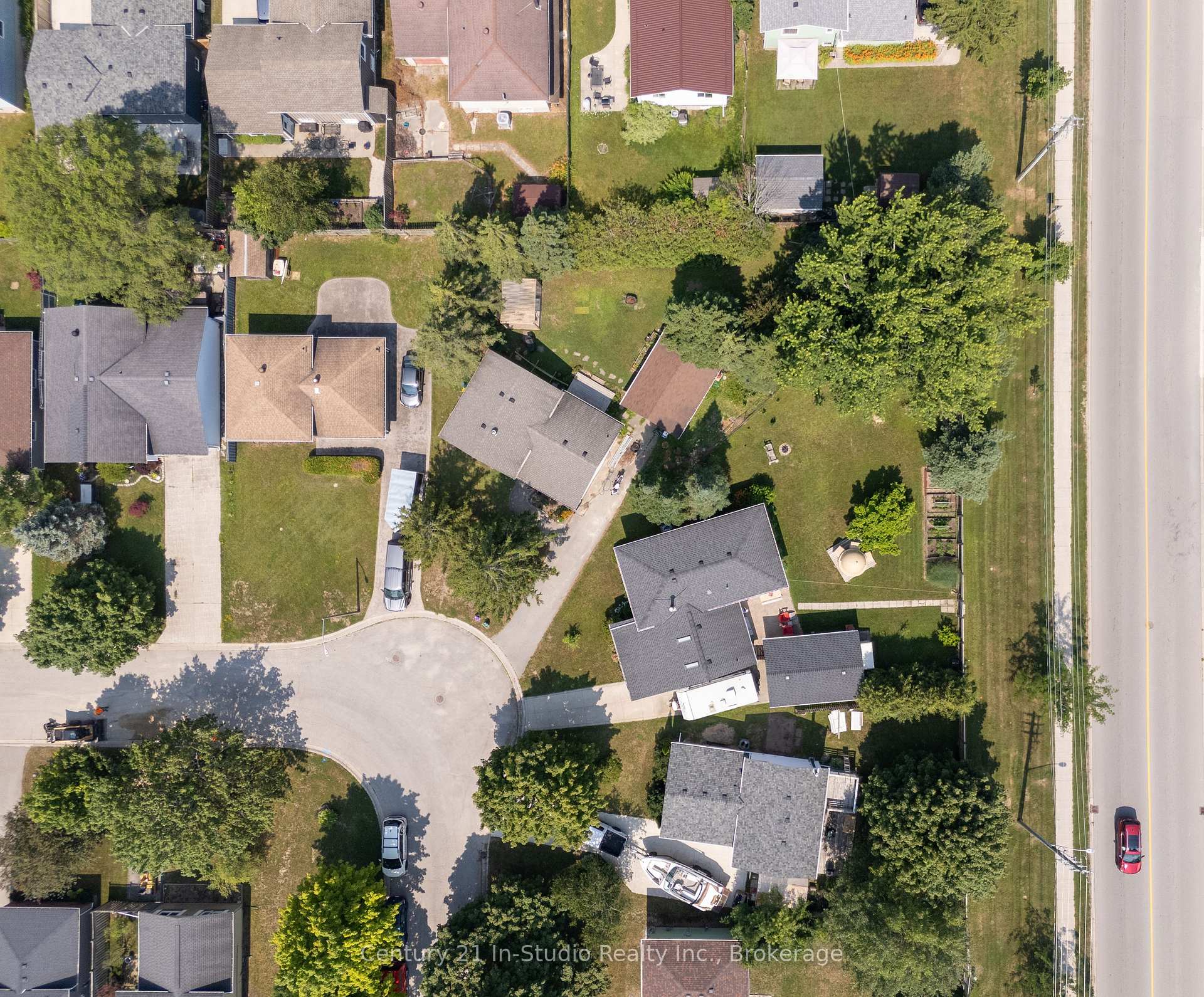 Photo 11 of 692 Johnston Crescent, Kincardine — HOMEH