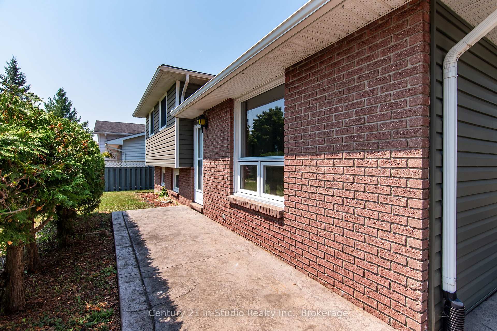Photo 12 of 692 Johnston Crescent, Kincardine — HOMEH