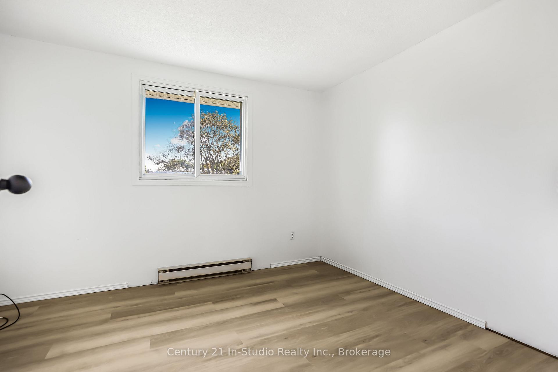 Photo 17 of 692 Johnston Crescent, Kincardine — HOMEH