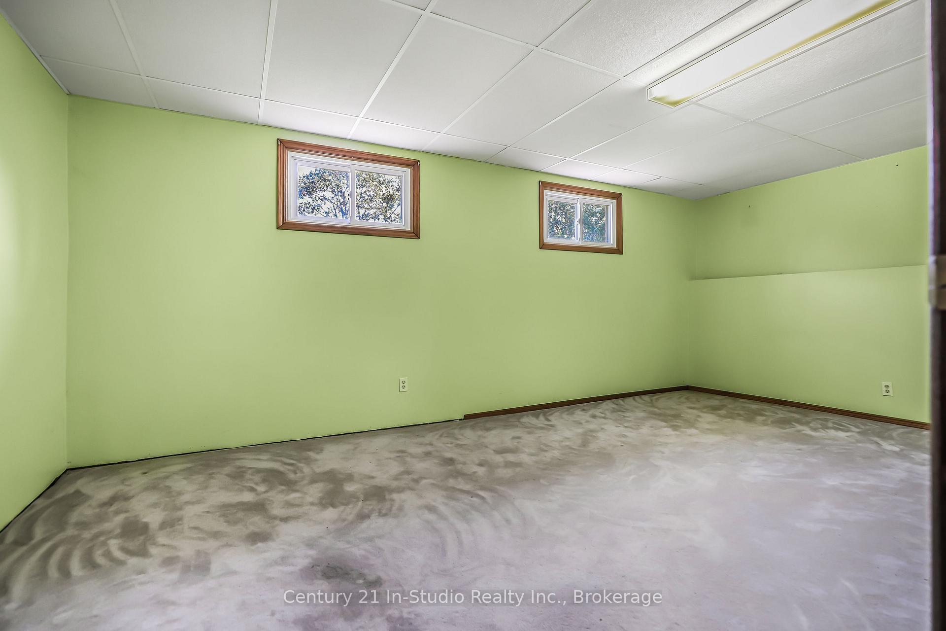 Photo 24 of 692 Johnston Crescent, Kincardine — HOMEH