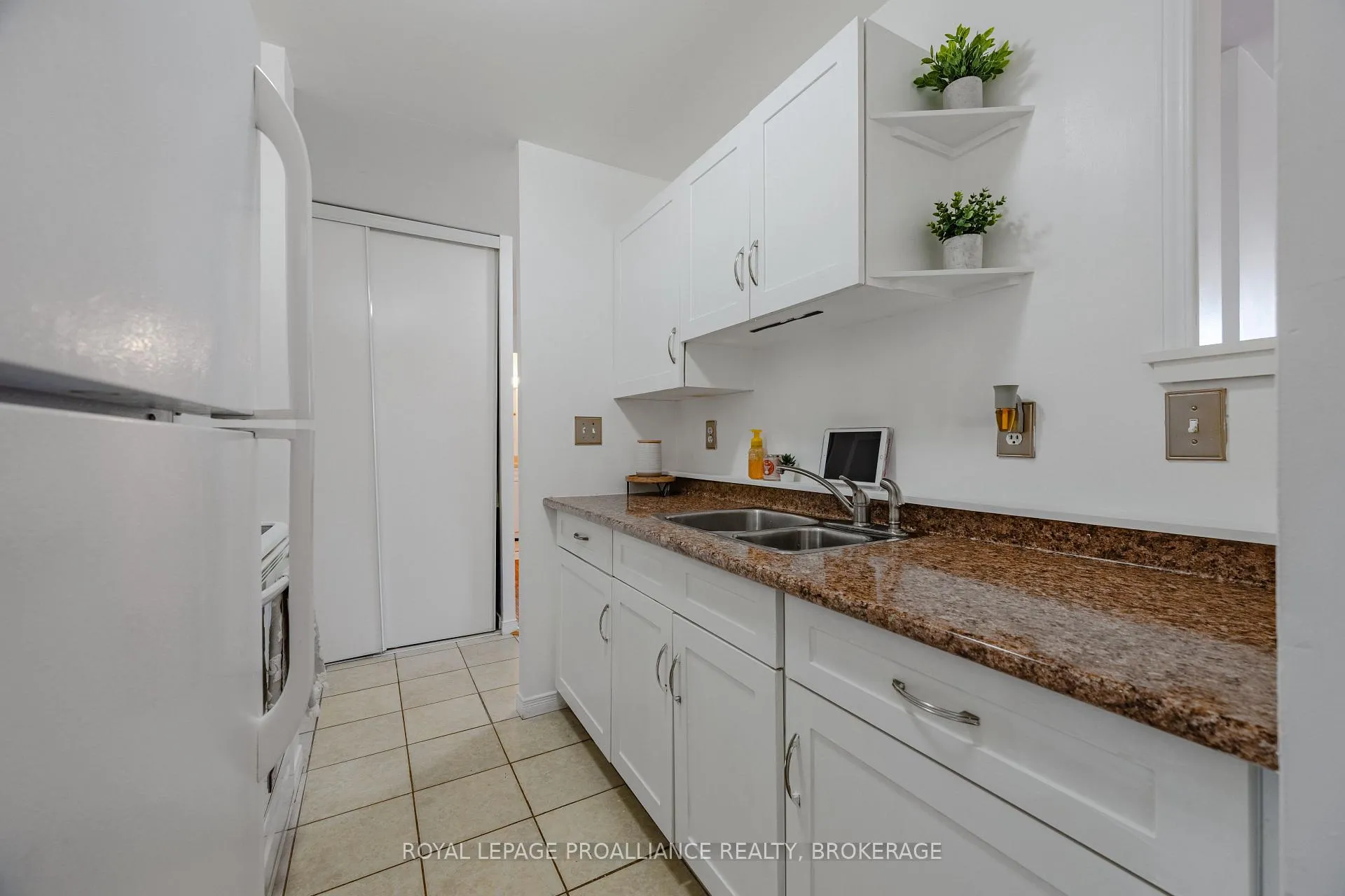 Photo 8 of Unit 510, 17 Eldon Hall Place, Kingston, Central City West — HOMEH