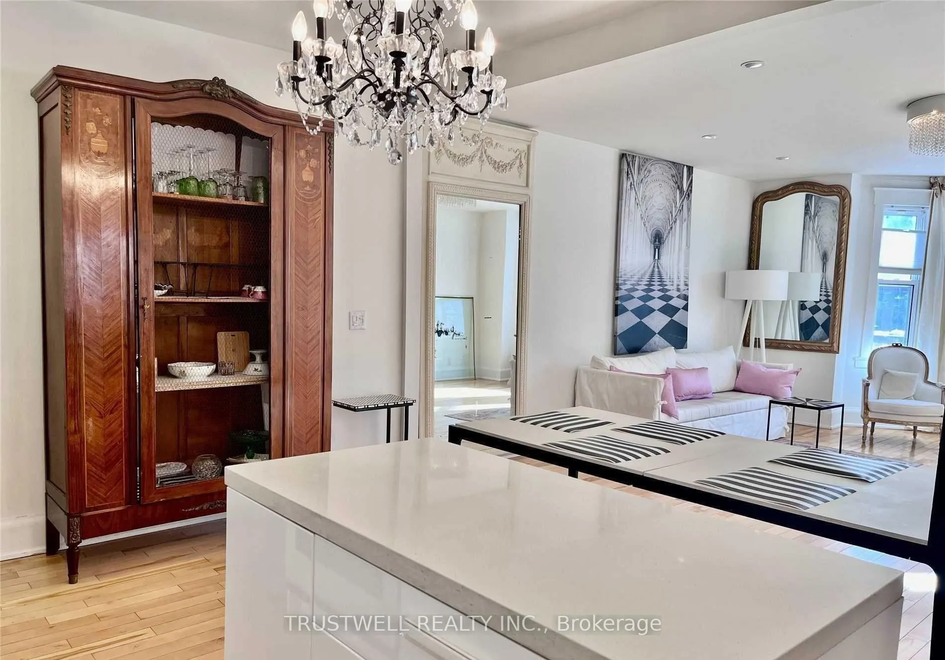 Photo 3 of Unit Main, 220 Rose Park Drive, Toronto, Rosedale-Moore Park — HOMEH