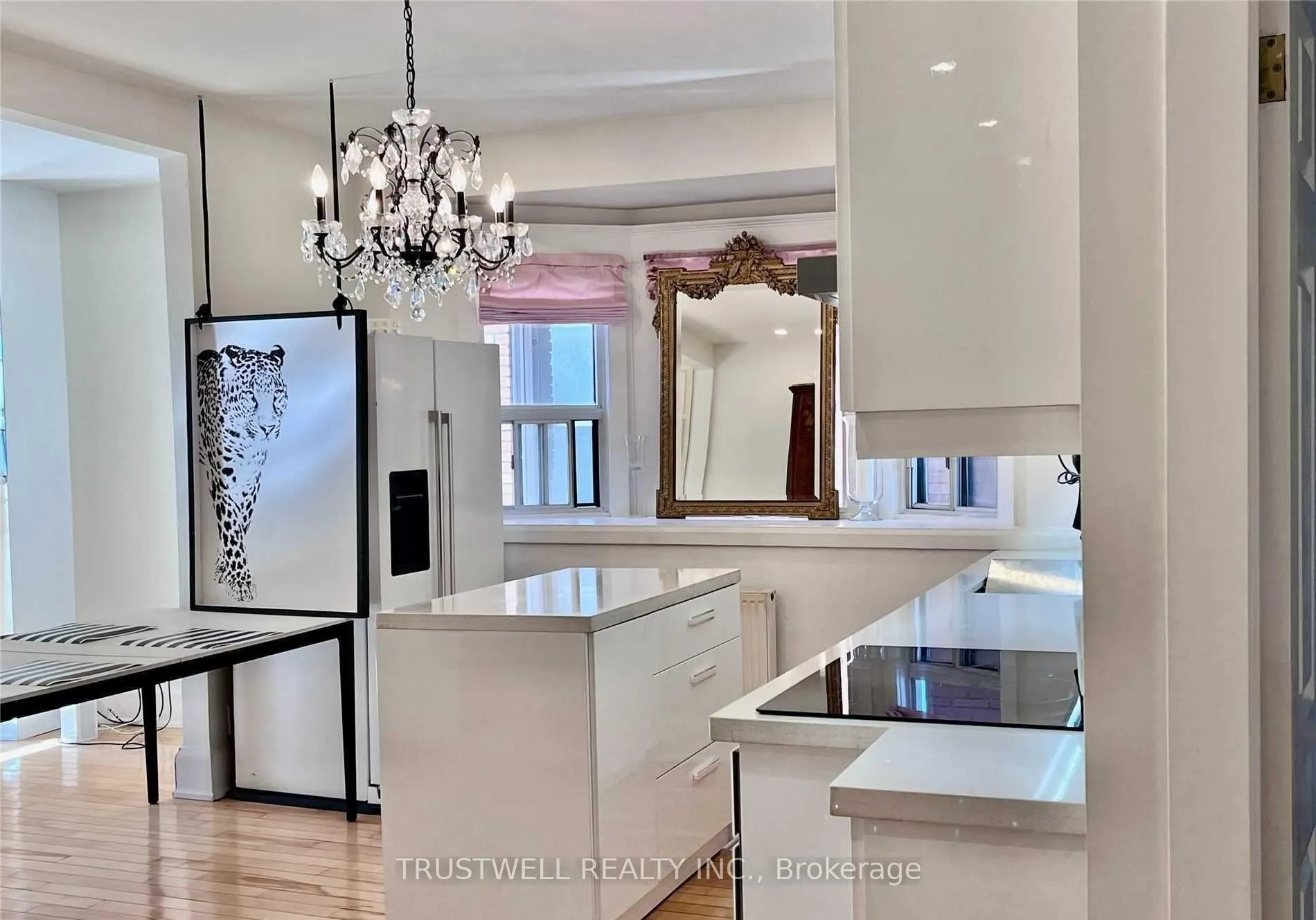 Photo 5 of Unit Main, 220 Rose Park Drive, Toronto, Rosedale-Moore Park — HOMEH