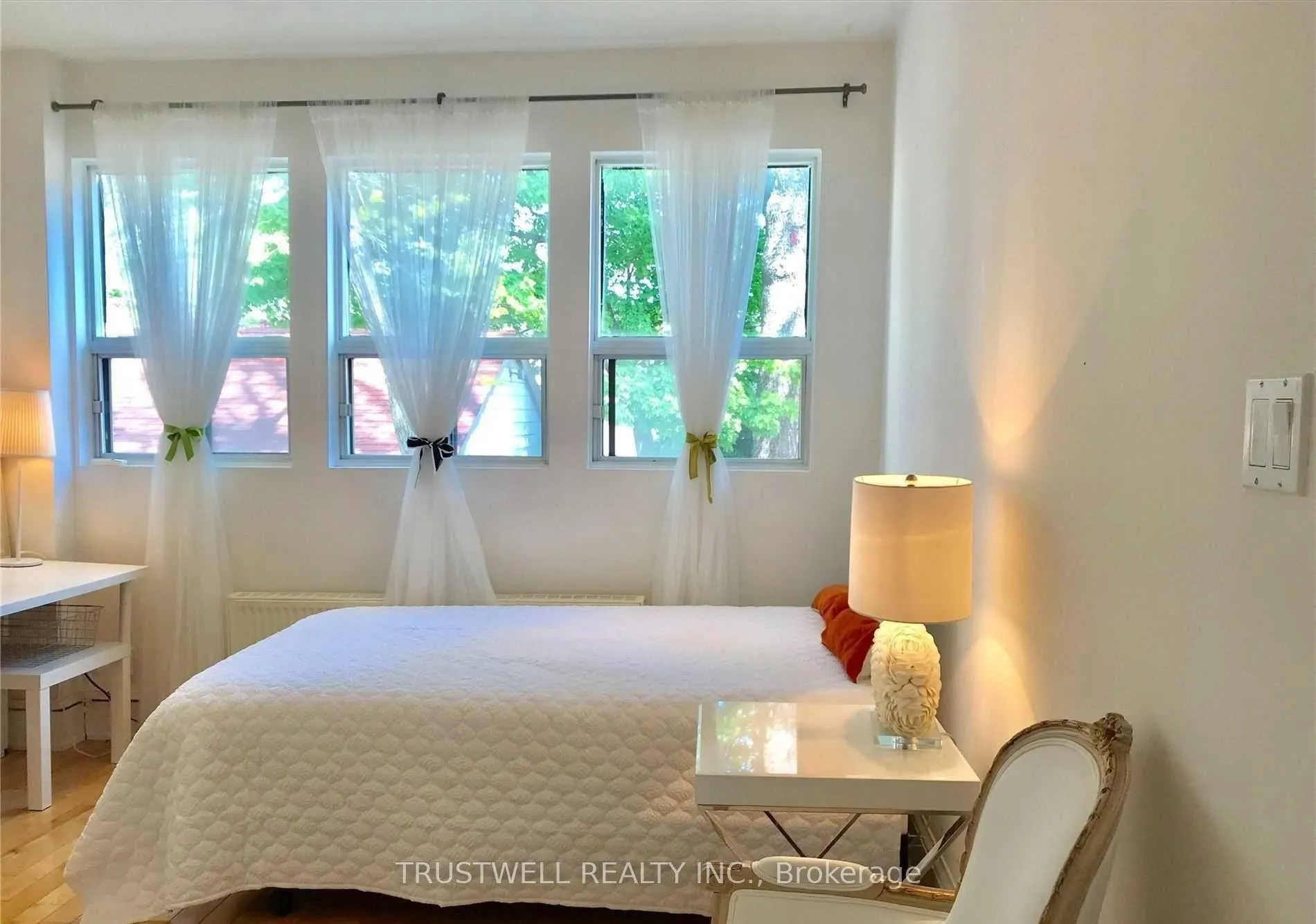 Photo 11 of Unit Main, 220 Rose Park Drive, Toronto, Rosedale-Moore Park — HOMEH