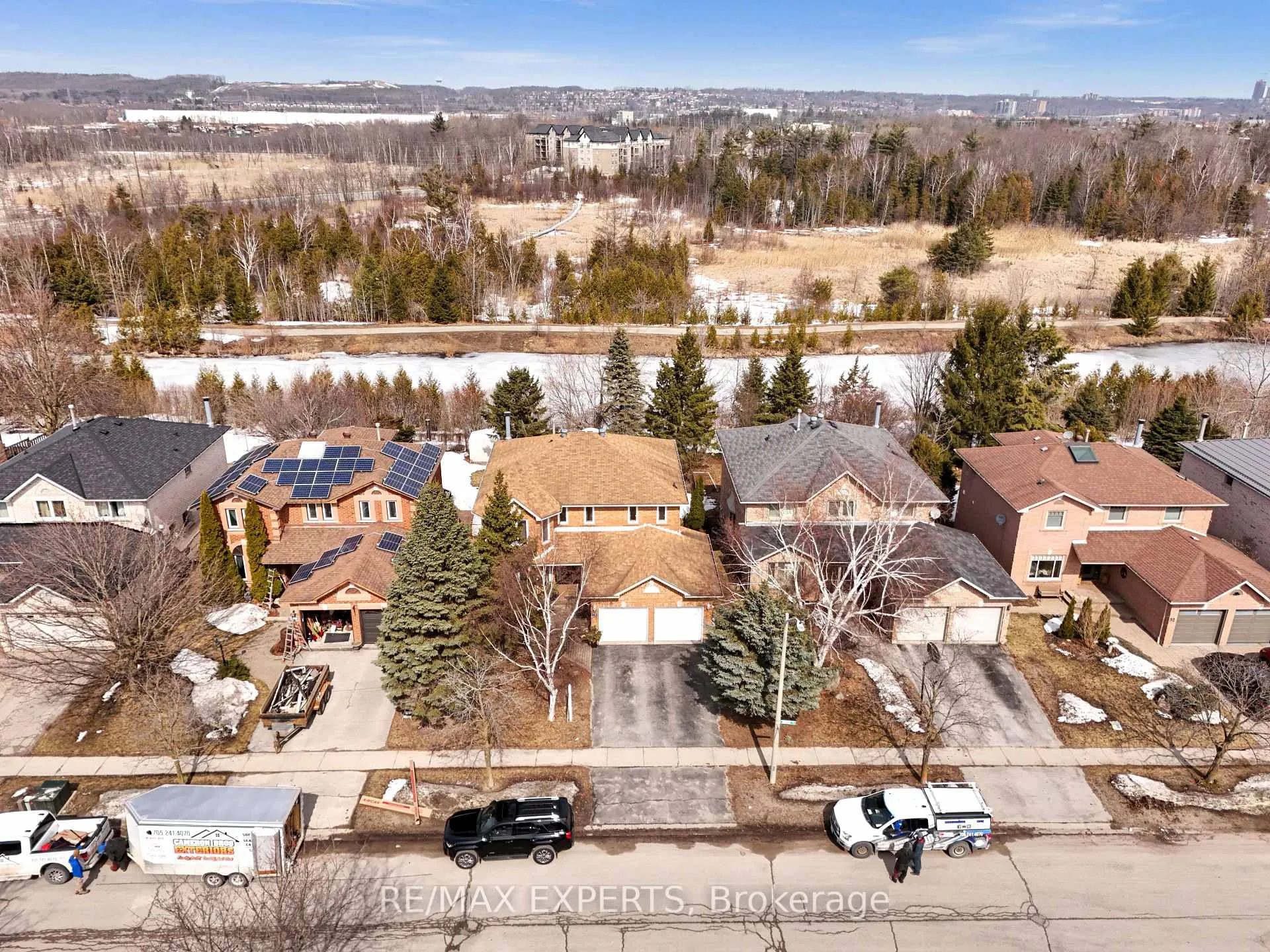 Photo 2 of 28 Bishop Drive, Barrie, Ardagh — HOMEH
