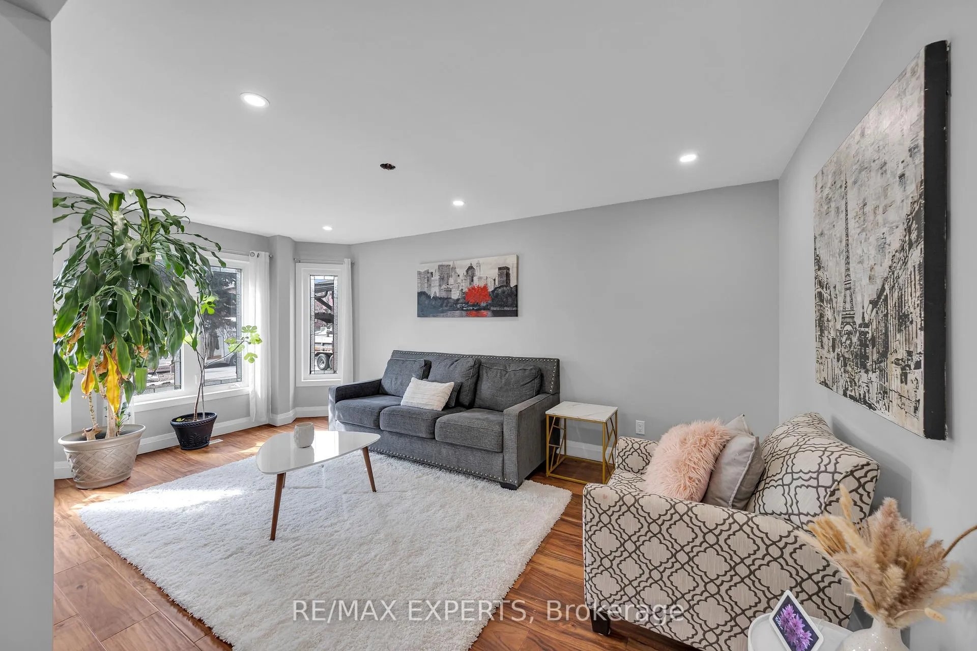 Photo 5 of 28 Bishop Drive, Barrie, Ardagh — HOMEH